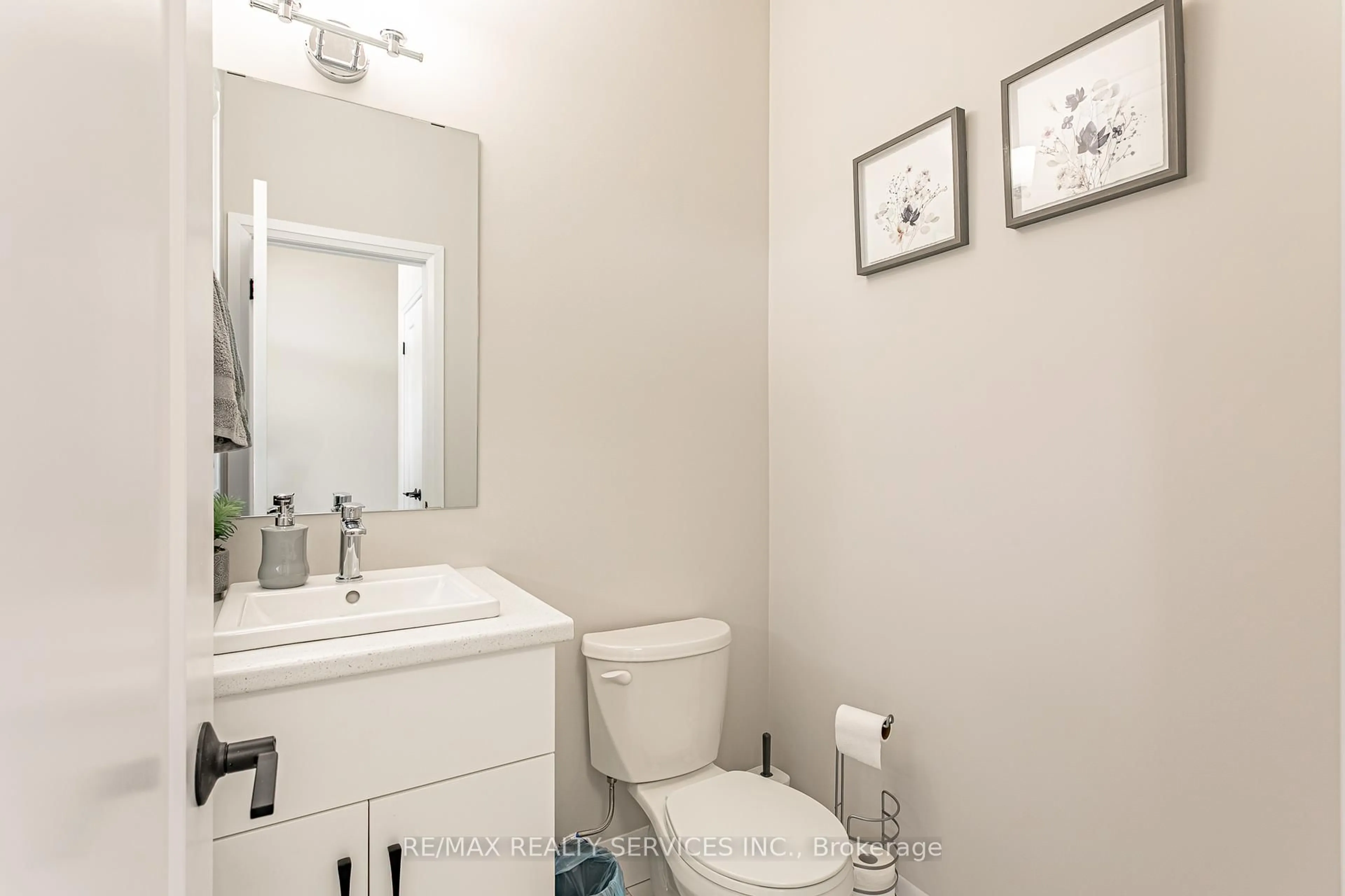 Standard bathroom, unknown for 51 Wenger Rd, Woolwich Ontario N0B 1M0