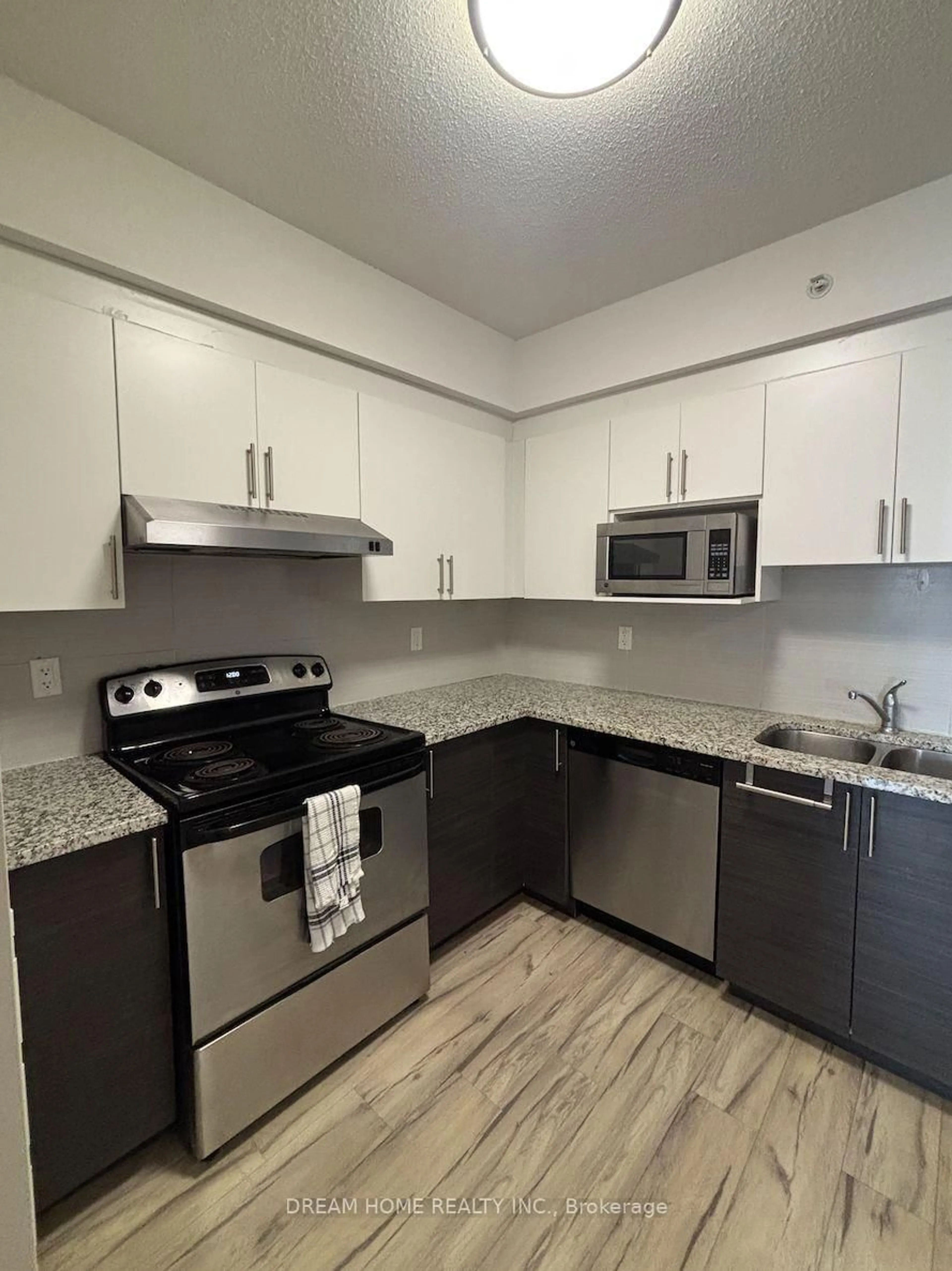Standard kitchen, unknown for 258B Sunview St #2168, Waterloo Ontario N2L 3V9