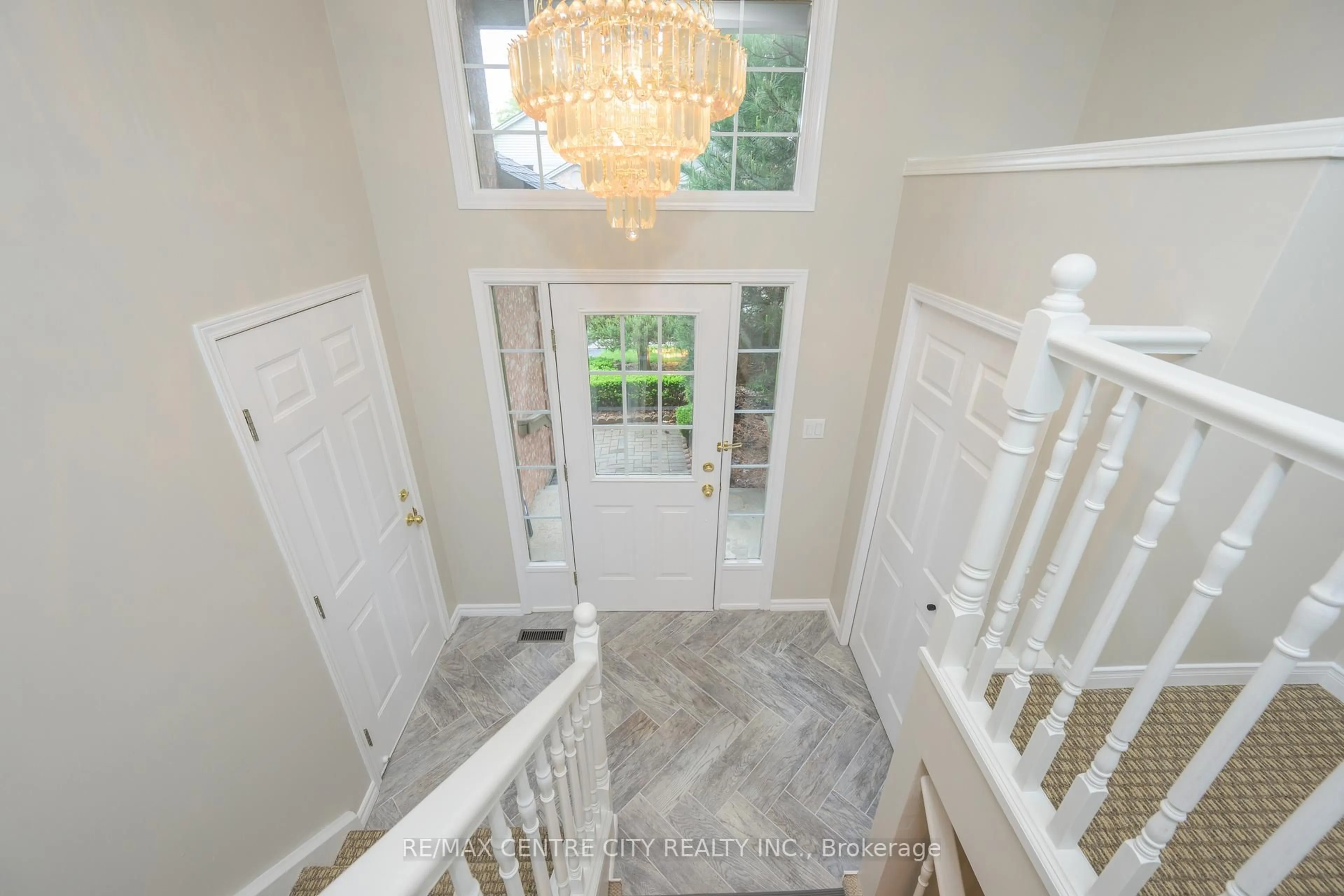 Indoor entryway for 145 North Centre Rd #54, London North Ontario N5X 4C7