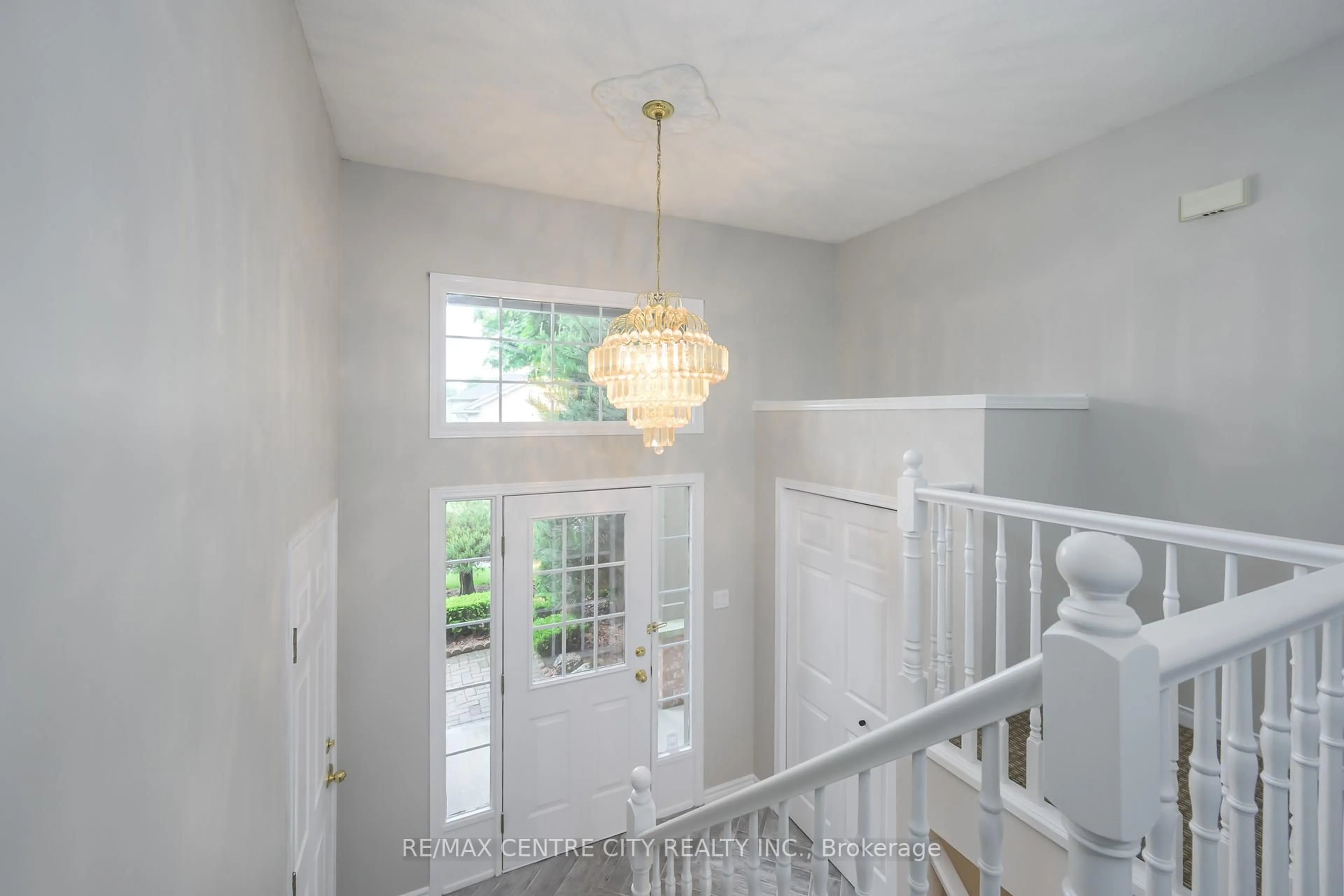Indoor entryway for 145 North Centre Rd #54, London North Ontario N5X 4C7