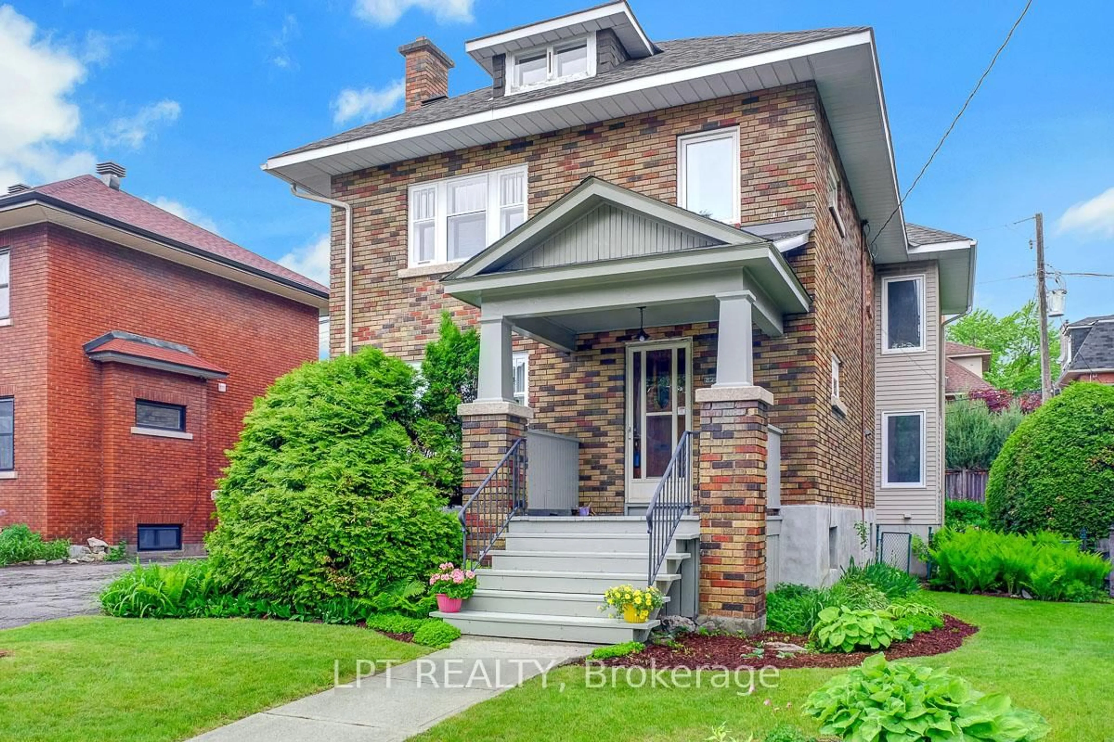 Home with brick exterior material, street for 279 Second Ave, Ottawa Ontario K1S 2H8