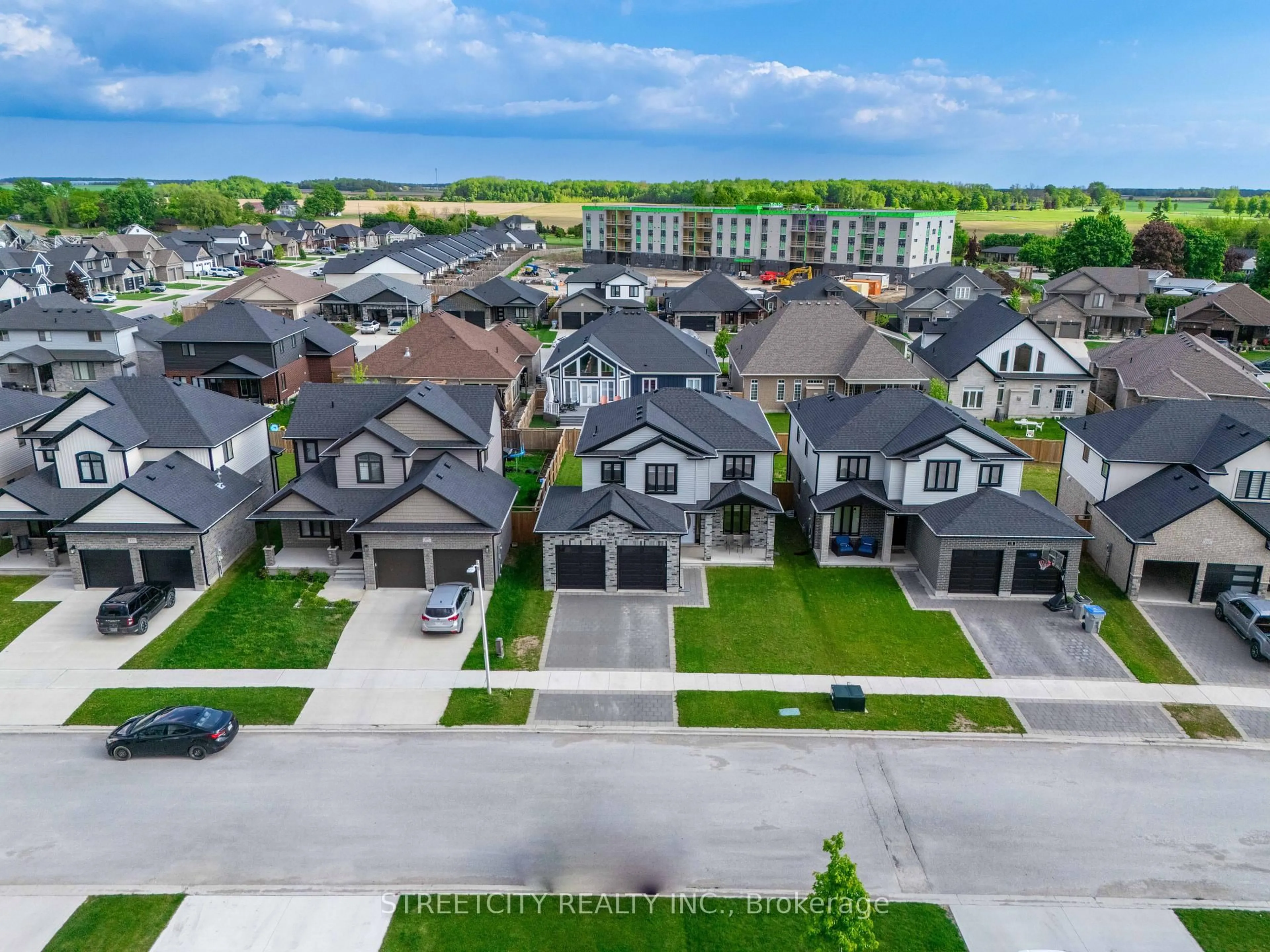 A pic from outside/outdoor area/front of a property/back of a property/a pic from drone, street for 109 Jefferson St, Lucan Biddulph Ontario N0M 2J0
