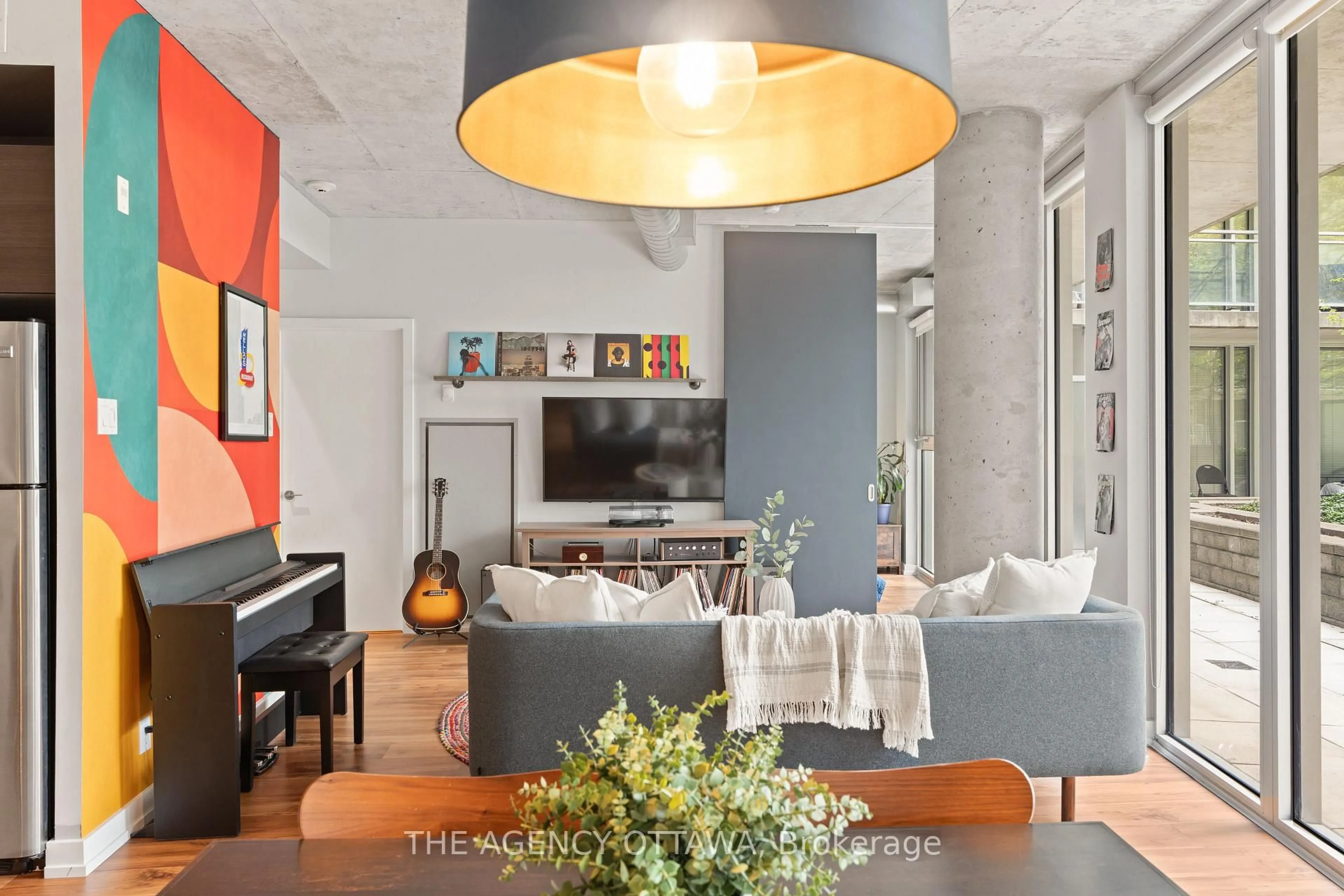 Living room with furniture, unknown for 354 GLADSTONE Ave #206, Ottawa Ontario K2P 0R4