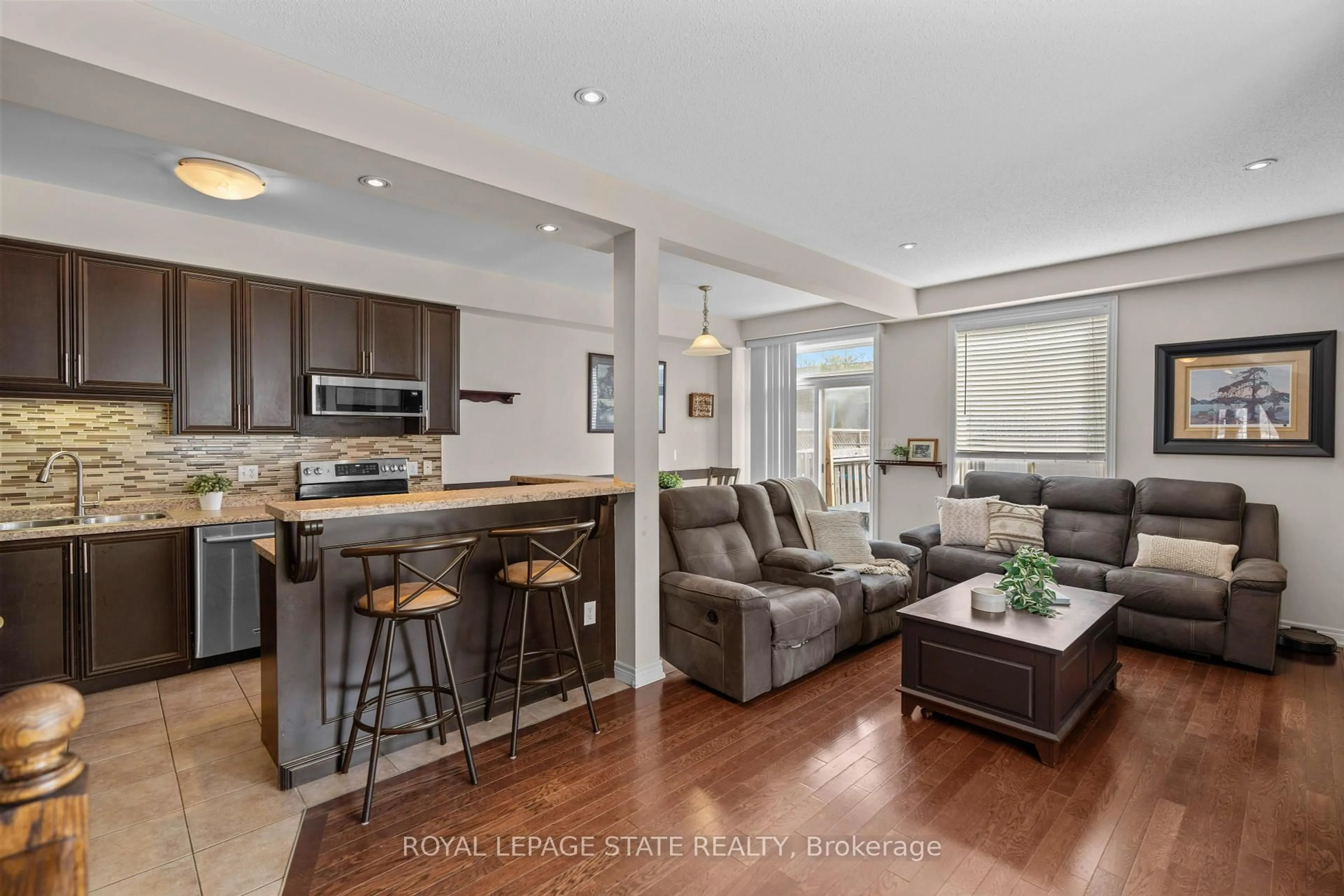 Open concept kitchen, unknown for 27 Marina Point Cres, Hamilton Ontario L8E 0E4