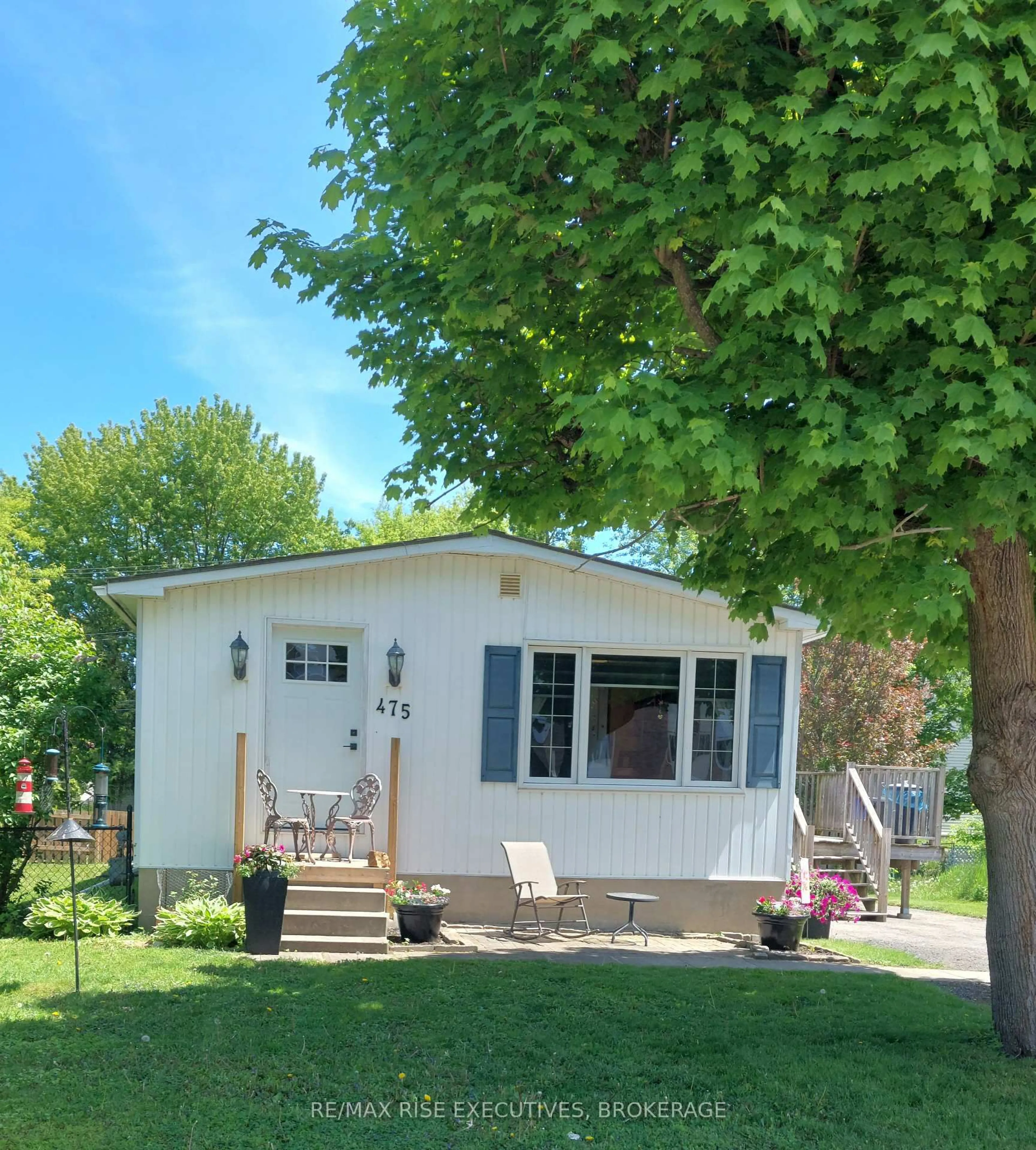 Unknown for 475 HENRIETTA St, Gananoque Ontario K7G 1X8