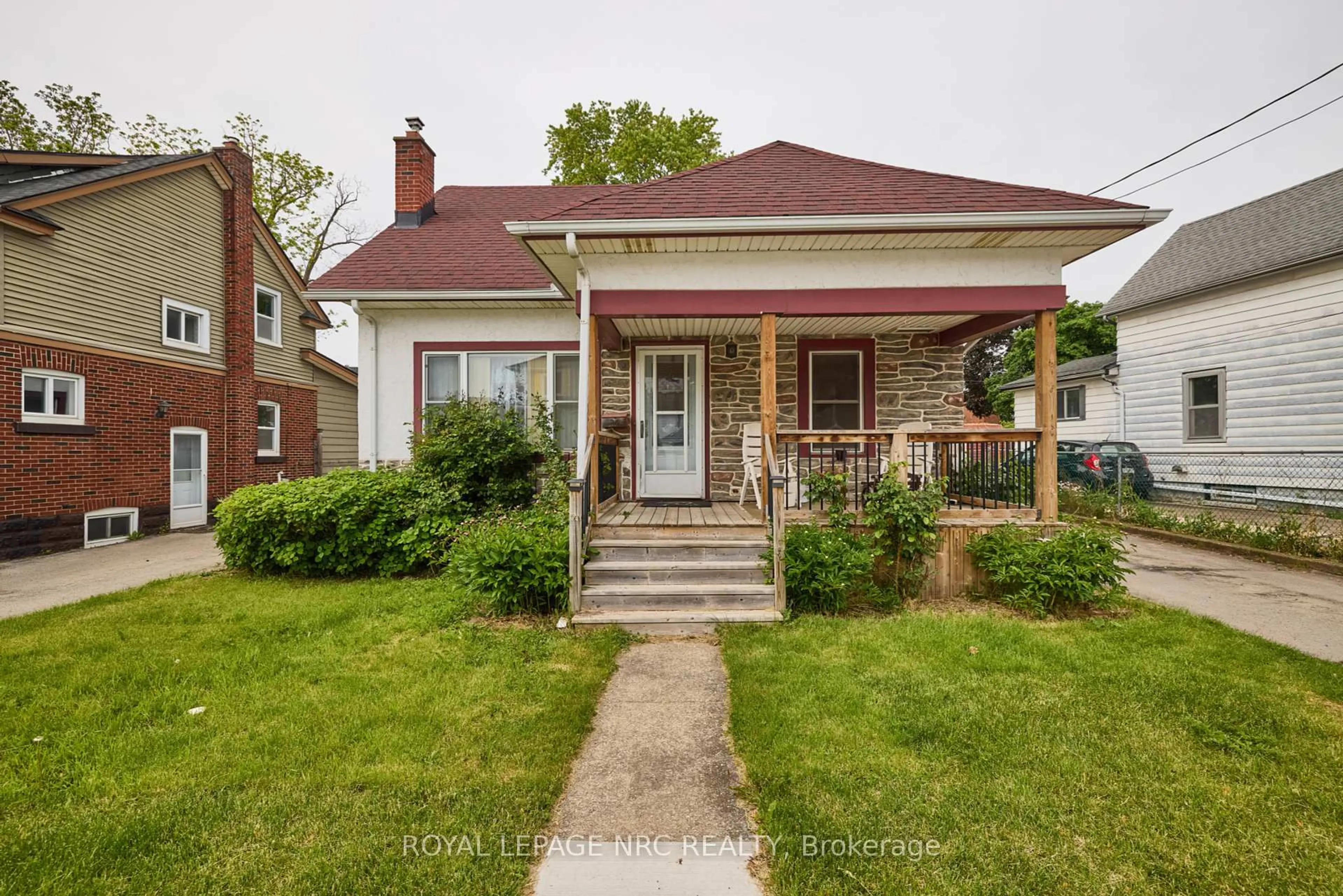Home with brick exterior material, street for 24 Randolph St, Welland Ontario L3B 4C2