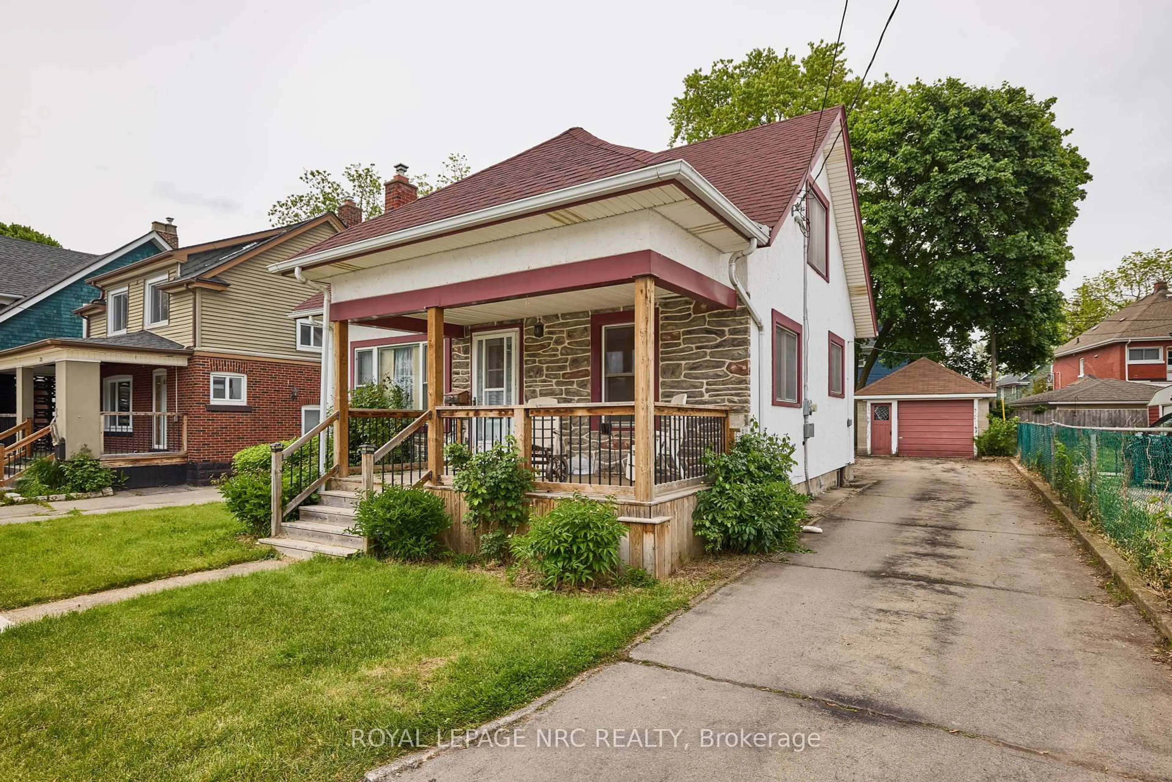 Home with brick exterior material, street for 24 Randolph St, Welland Ontario L3B 4C2