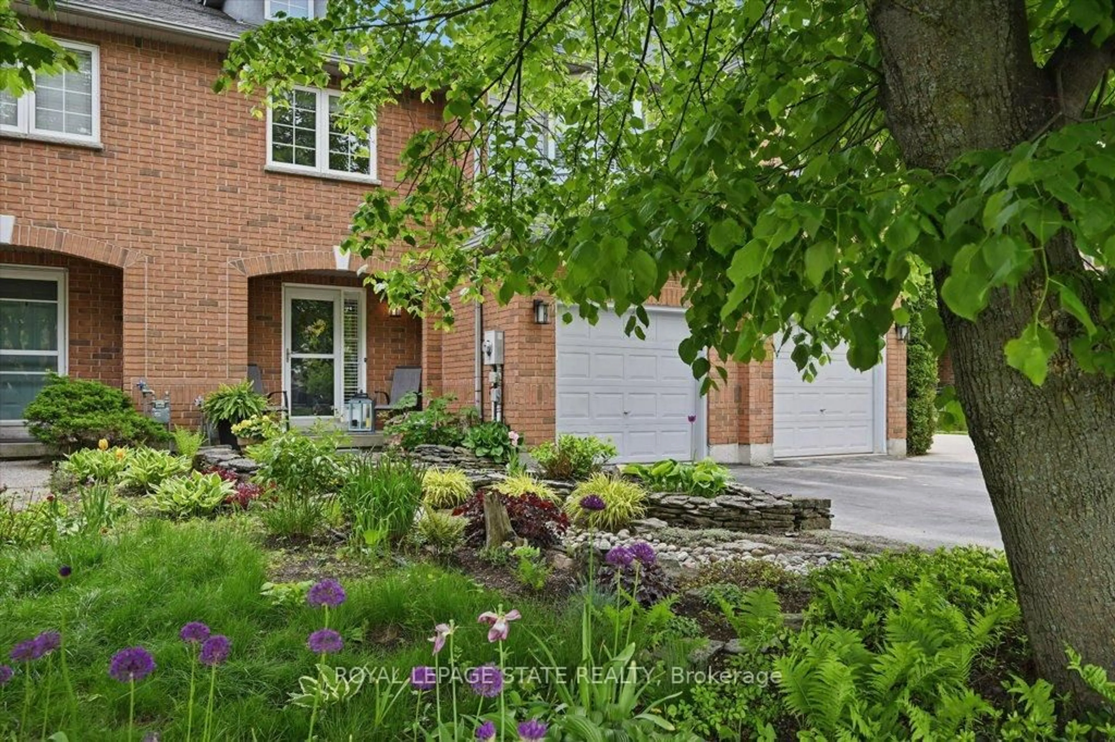 Home with brick exterior material, street for 62 Valridge Dr, Hamilton Ontario L9G 4Y7