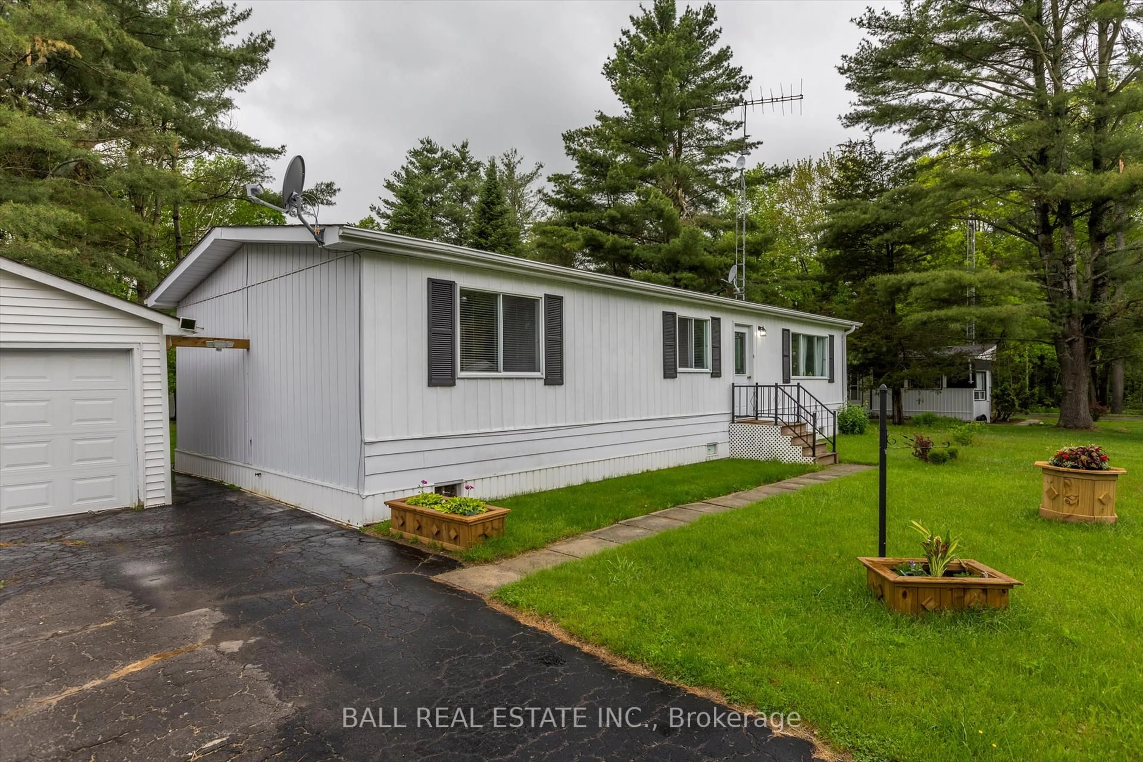 Home with vinyl exterior material, water/lake/river/ocean view for 62 Methuen St, Havelock-Belmont-Methuen Ontario K0L 1Z0