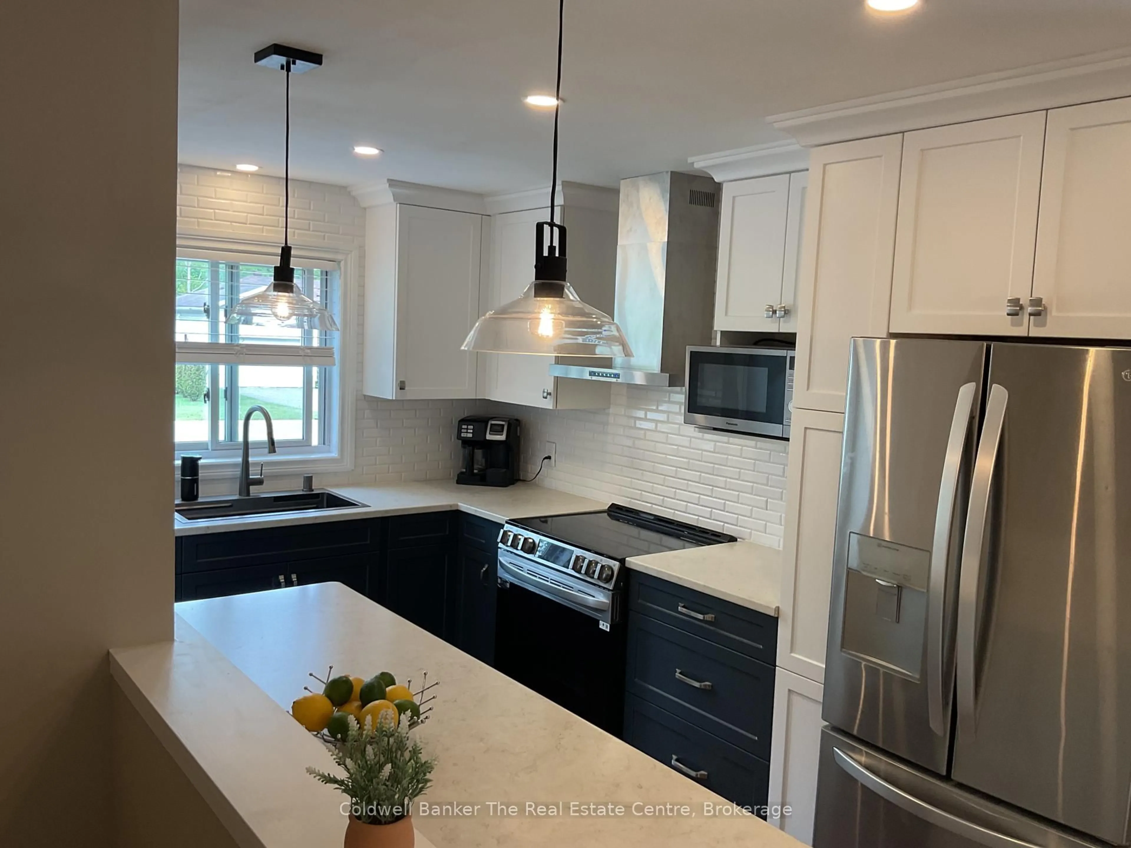 Open concept kitchen, unknown for 64 Tamarack Tr, Bracebridge Ontario P1L 1Z1