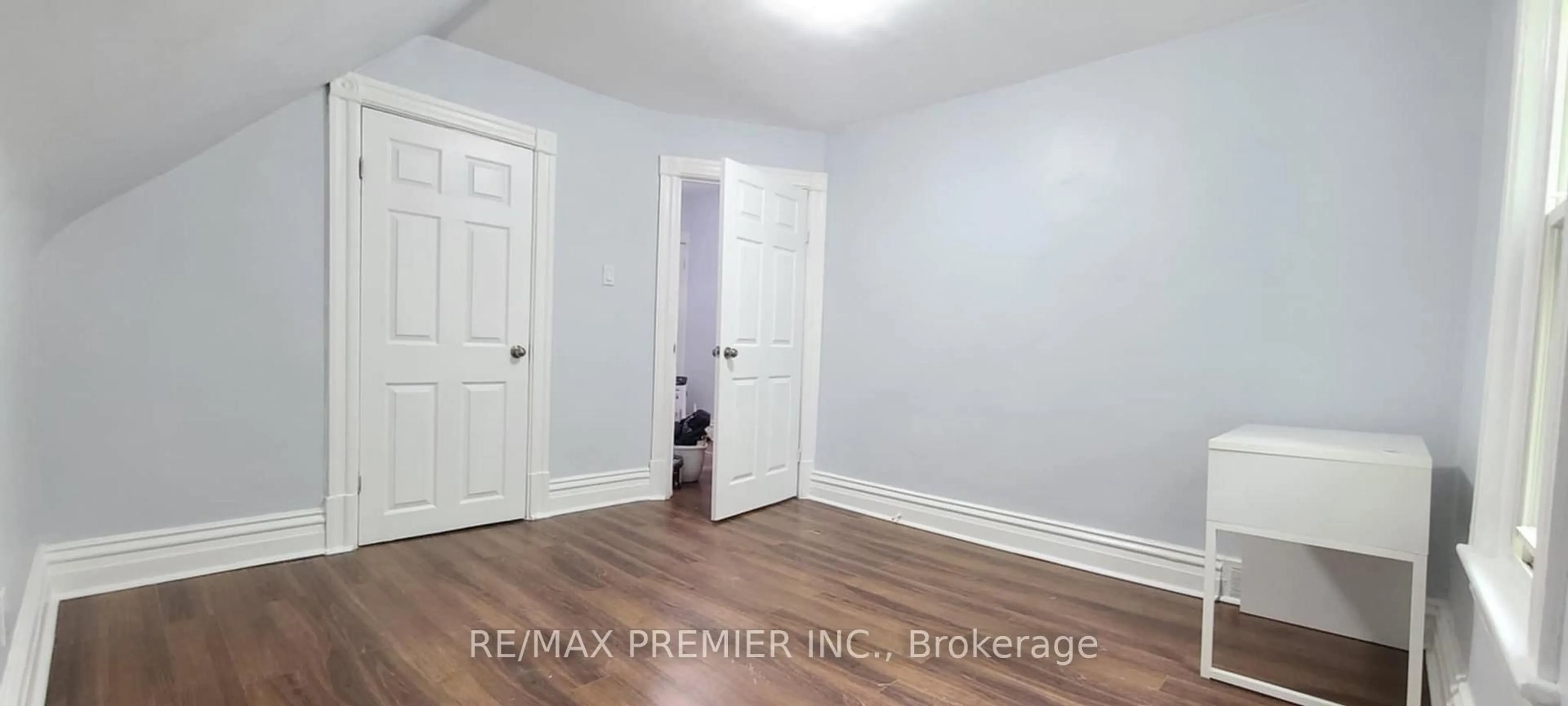 A pic of a room for 4752 Crawford Pl, Niagara Falls Ontario L2E 1Z2