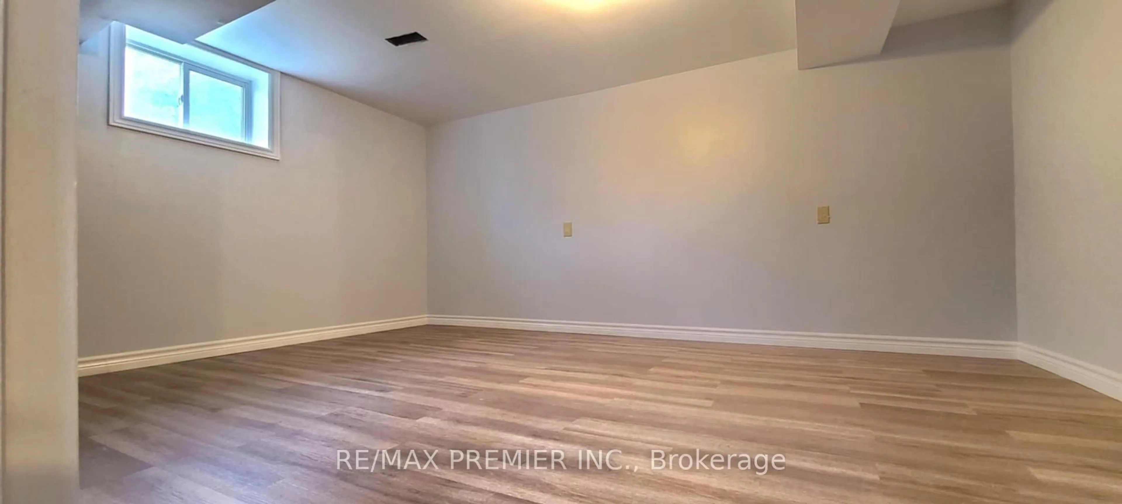 A pic of a room for 4752 Crawford Pl, Niagara Falls Ontario L2E 1Z2