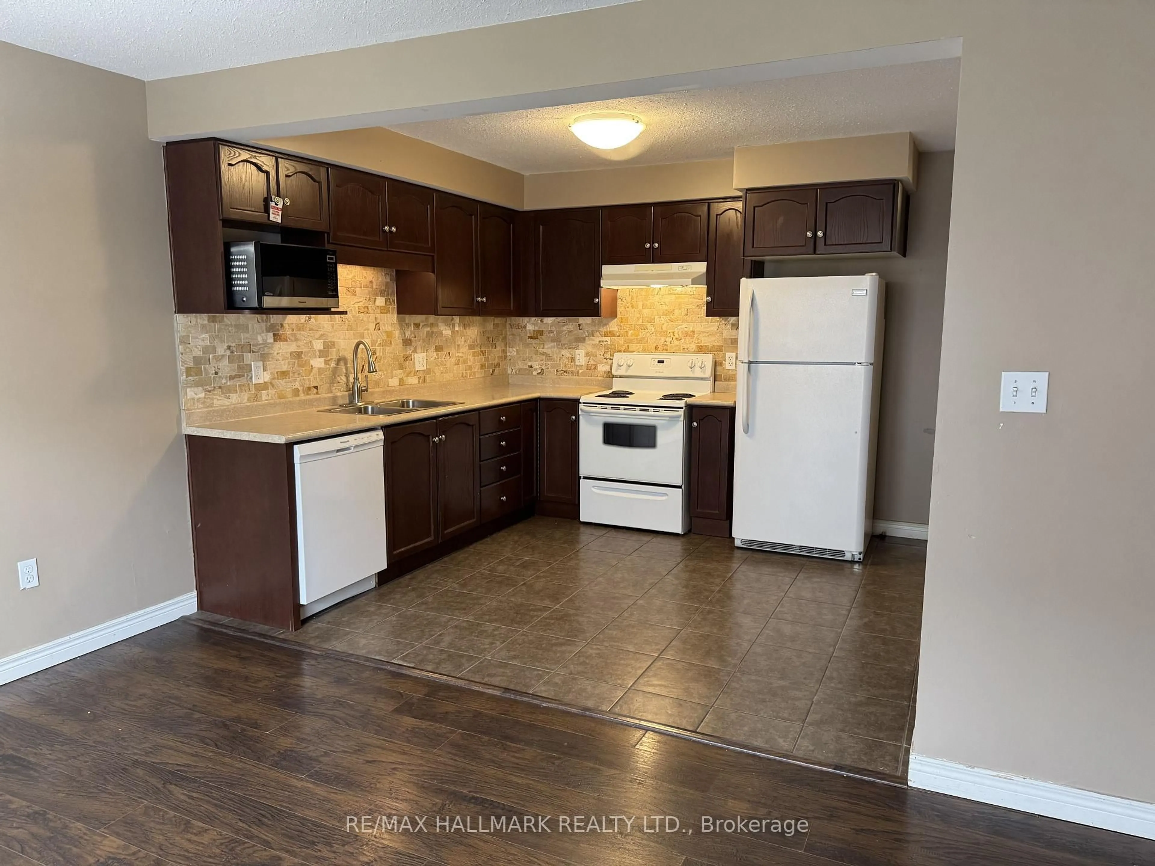 Open concept kitchen, ceramic/tile floor for 361 Arkell Rd #18, Guelph Ontario N1L 1E5