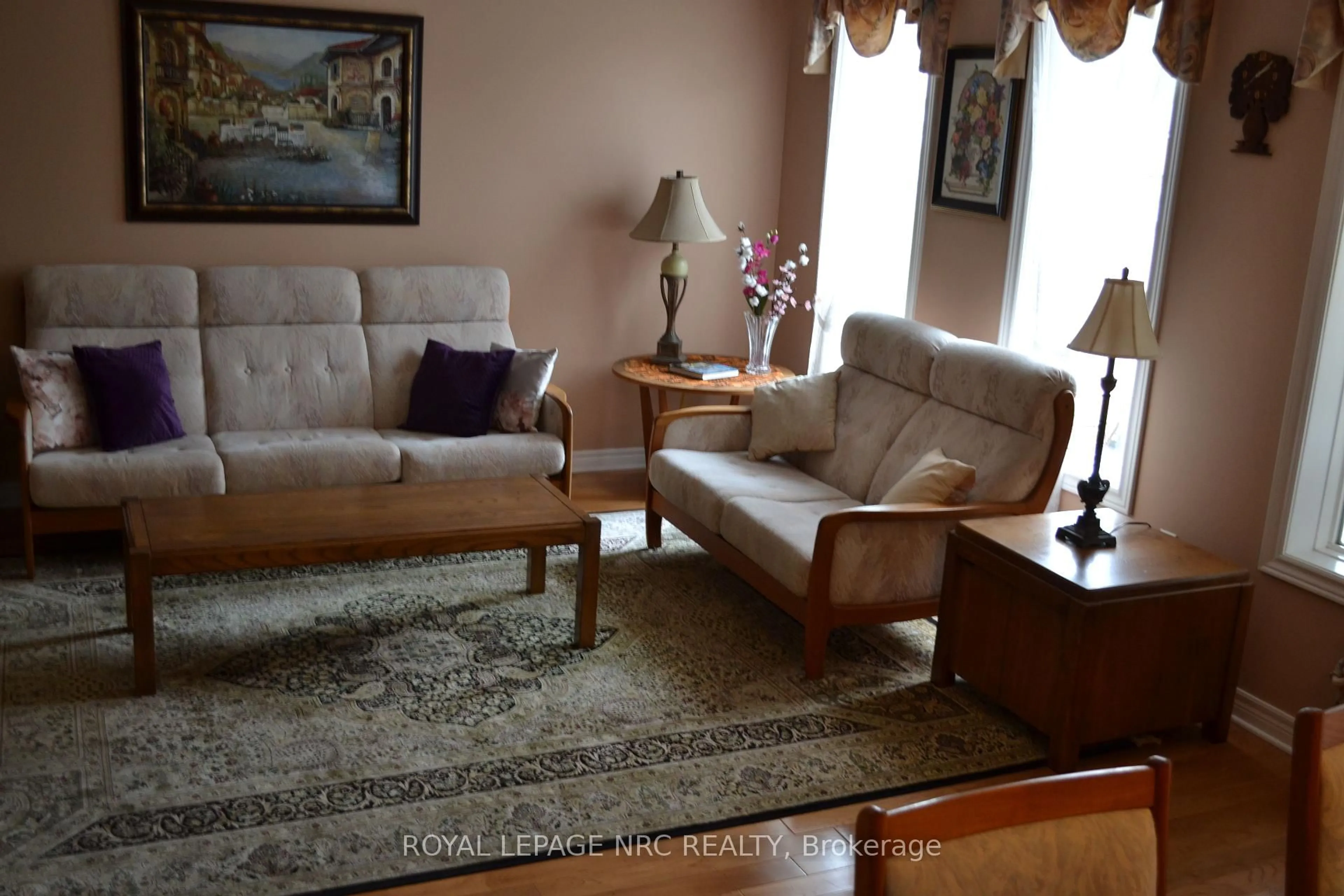 Living room with furniture, unknown for 484 Balsam St, Welland Ontario L3C 7G8