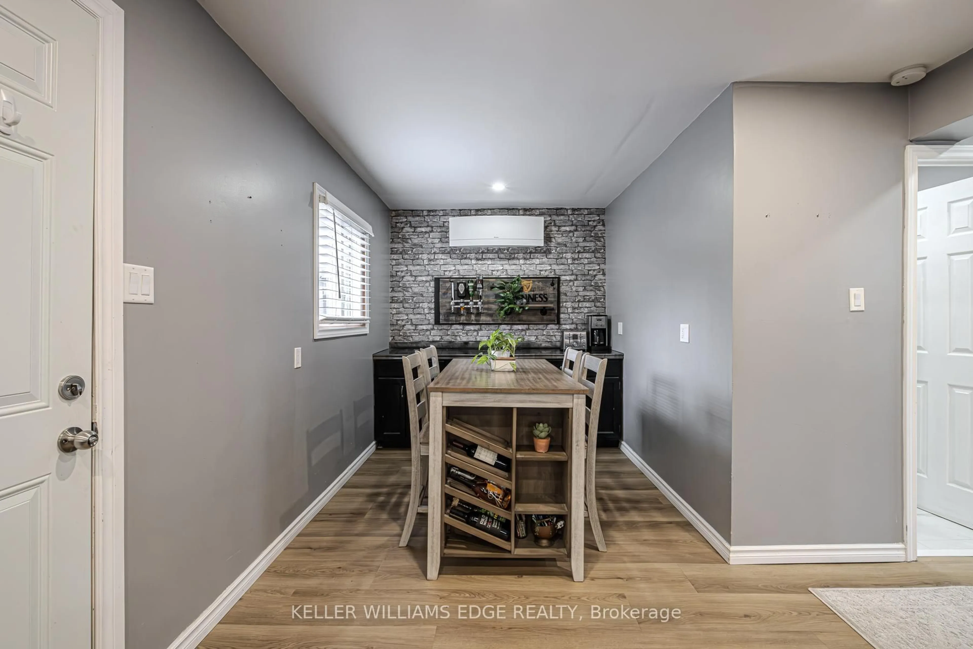 Open concept kitchen, unknown for 156 Brock St, Brantford Ontario N3S 5W1