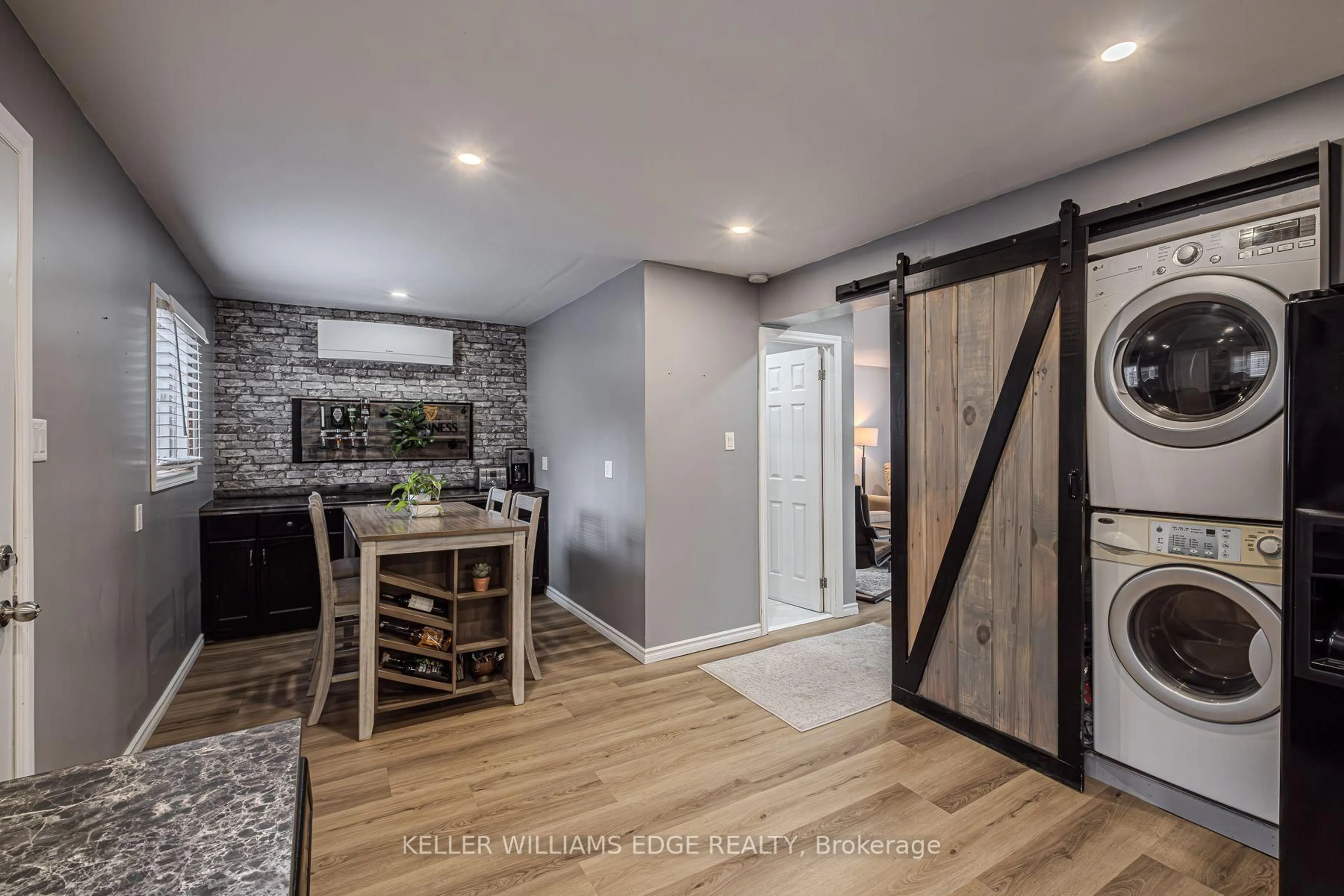 Open concept kitchen, unknown for 156 Brock St, Brantford Ontario N3S 5W1