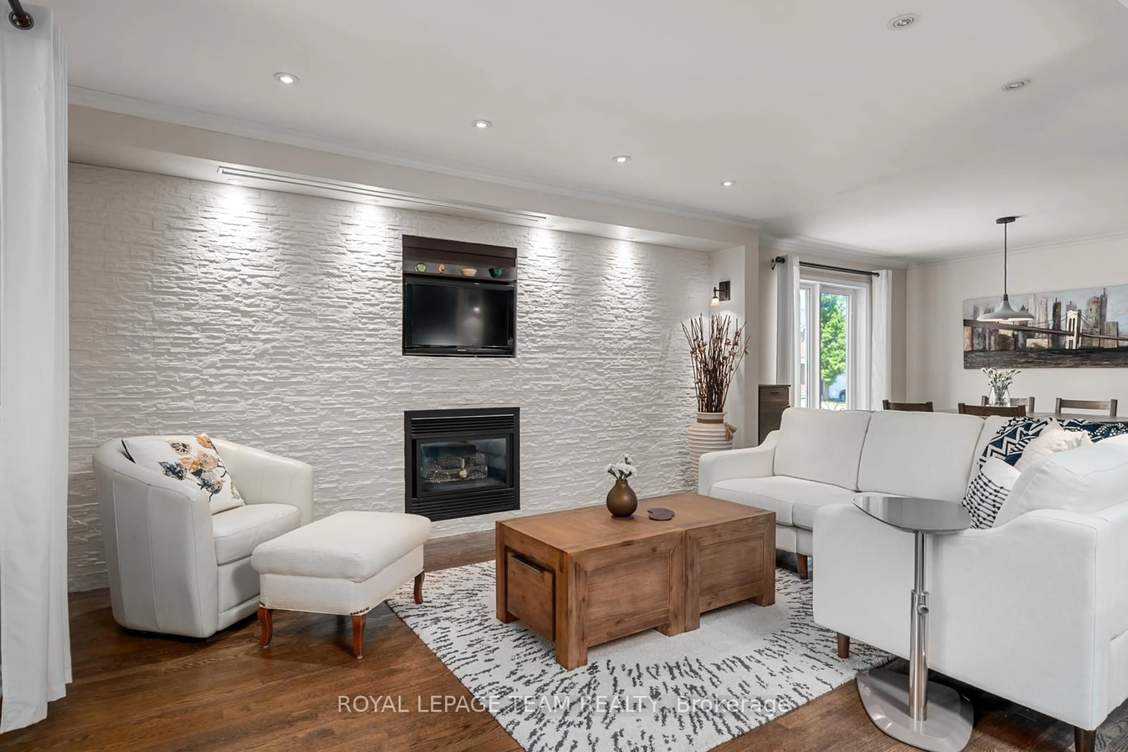 Living room with furniture, unknown for 1085 Ambercrest St, Ottawa Ontario K1J 1G3