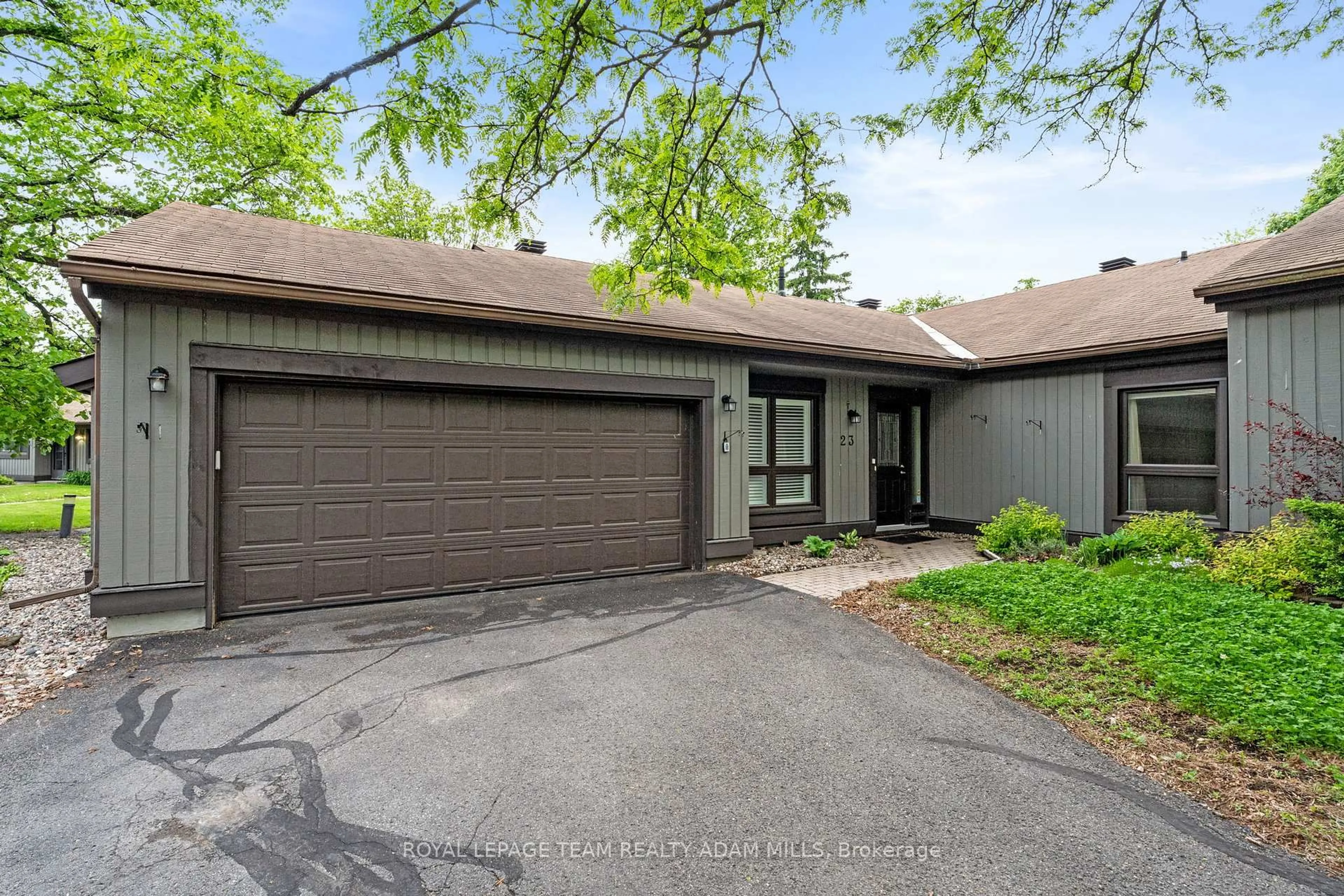 Unknown for 23 Oakmont Crt, Ottawa Ontario K2S 1B9