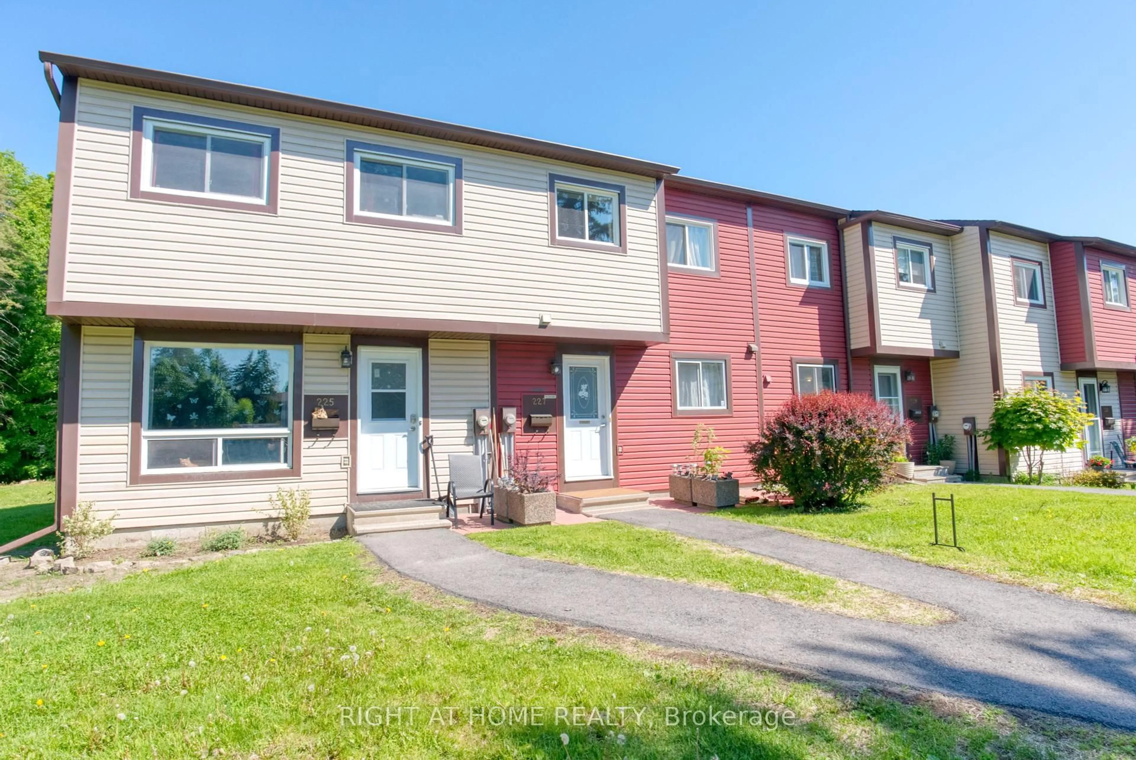 Home with vinyl exterior material, street for 227 Teal Cres, Orleans Ontario K1E 2C3