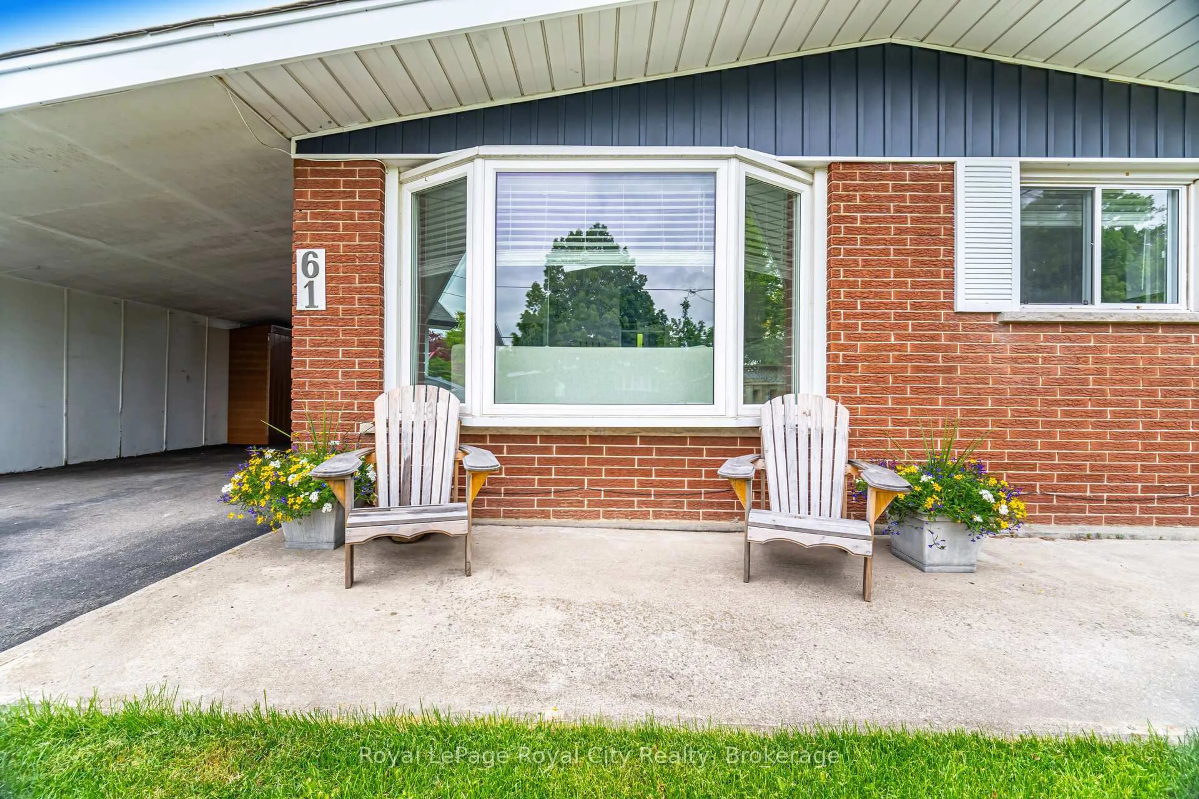 Patio, unknown for 61 Lawfield Dr, Hamilton Ontario L8V 4C6