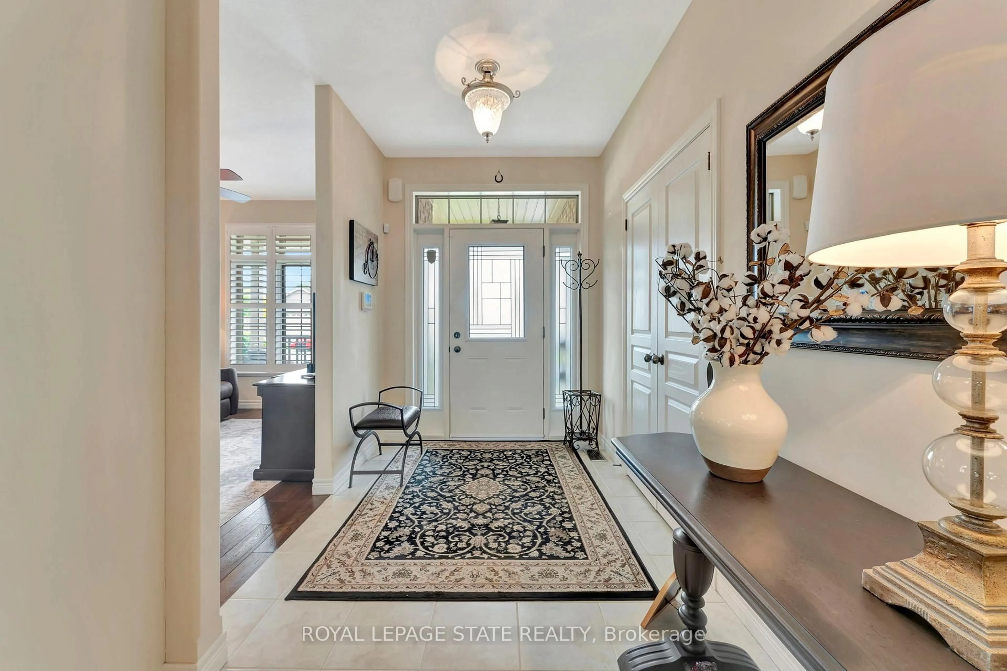 Indoor entryway for 58 Cottonwood St, Norfolk Ontario N0E 1Y0