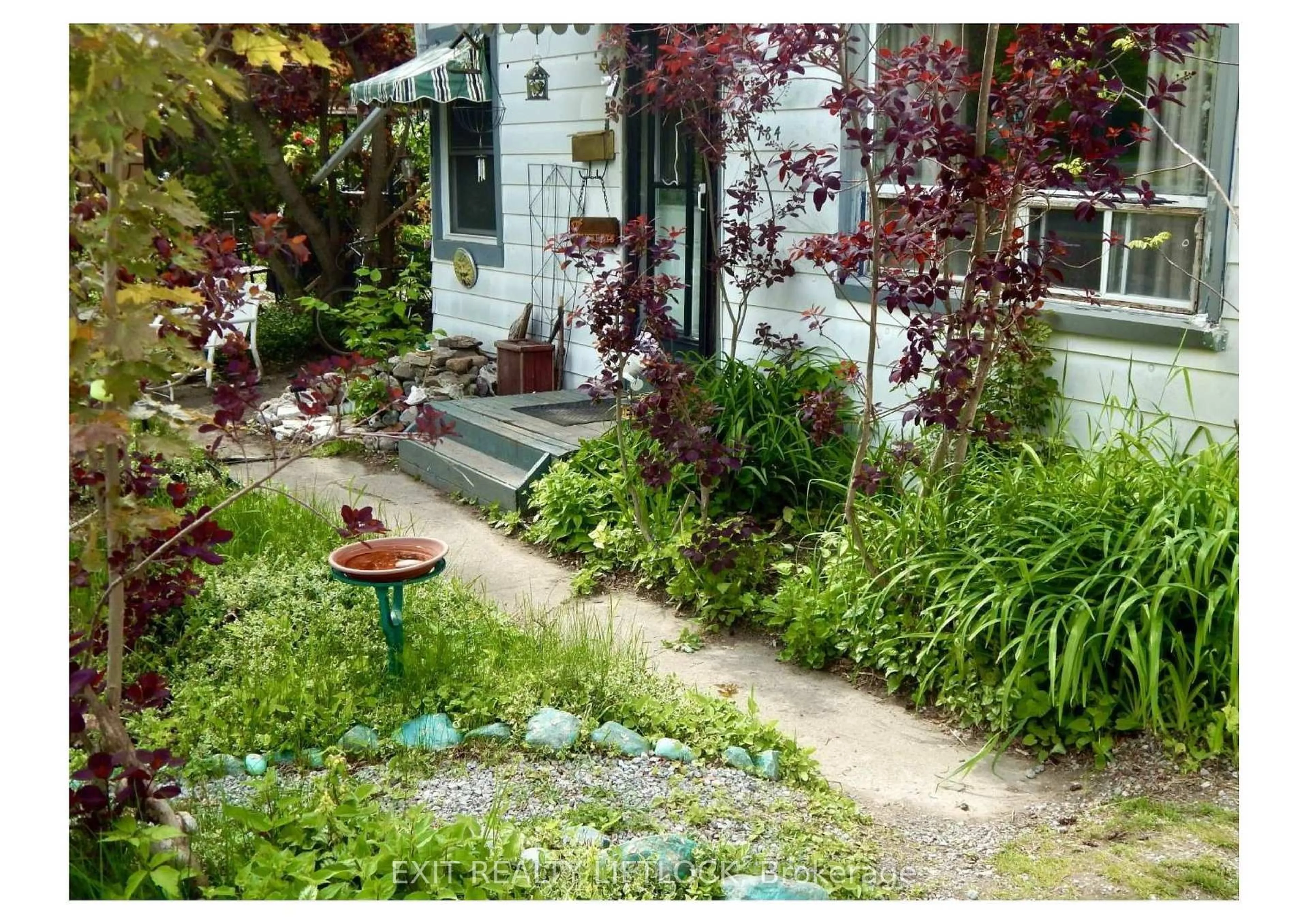 Patio, street for 784 Duffus St, Peterborough Central Ontario K9J 4K4