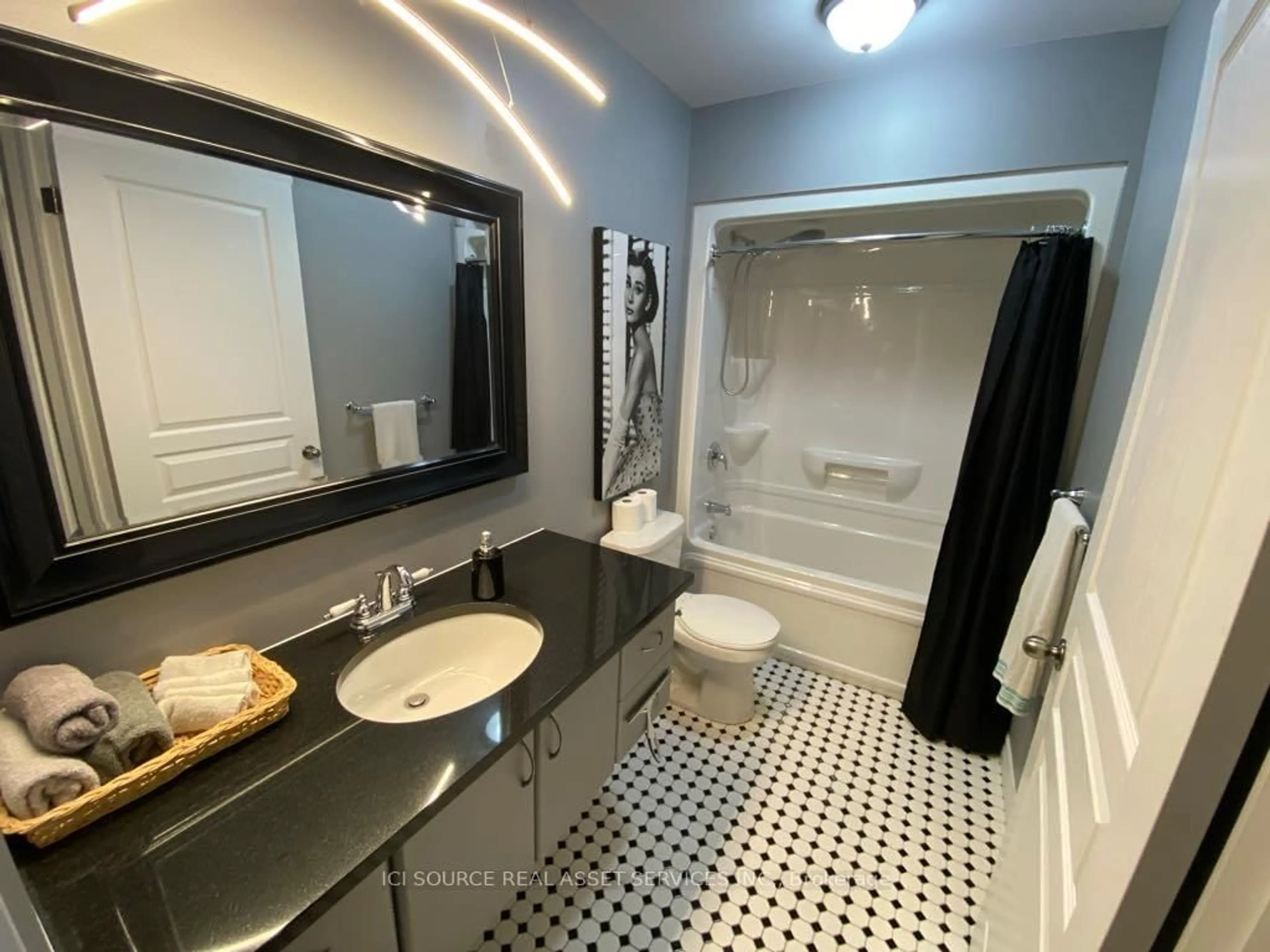 Standard bathroom, ceramic/tile floor for 14 Fieldstone Dr, Greater Sudbury Ontario P3B 0C4