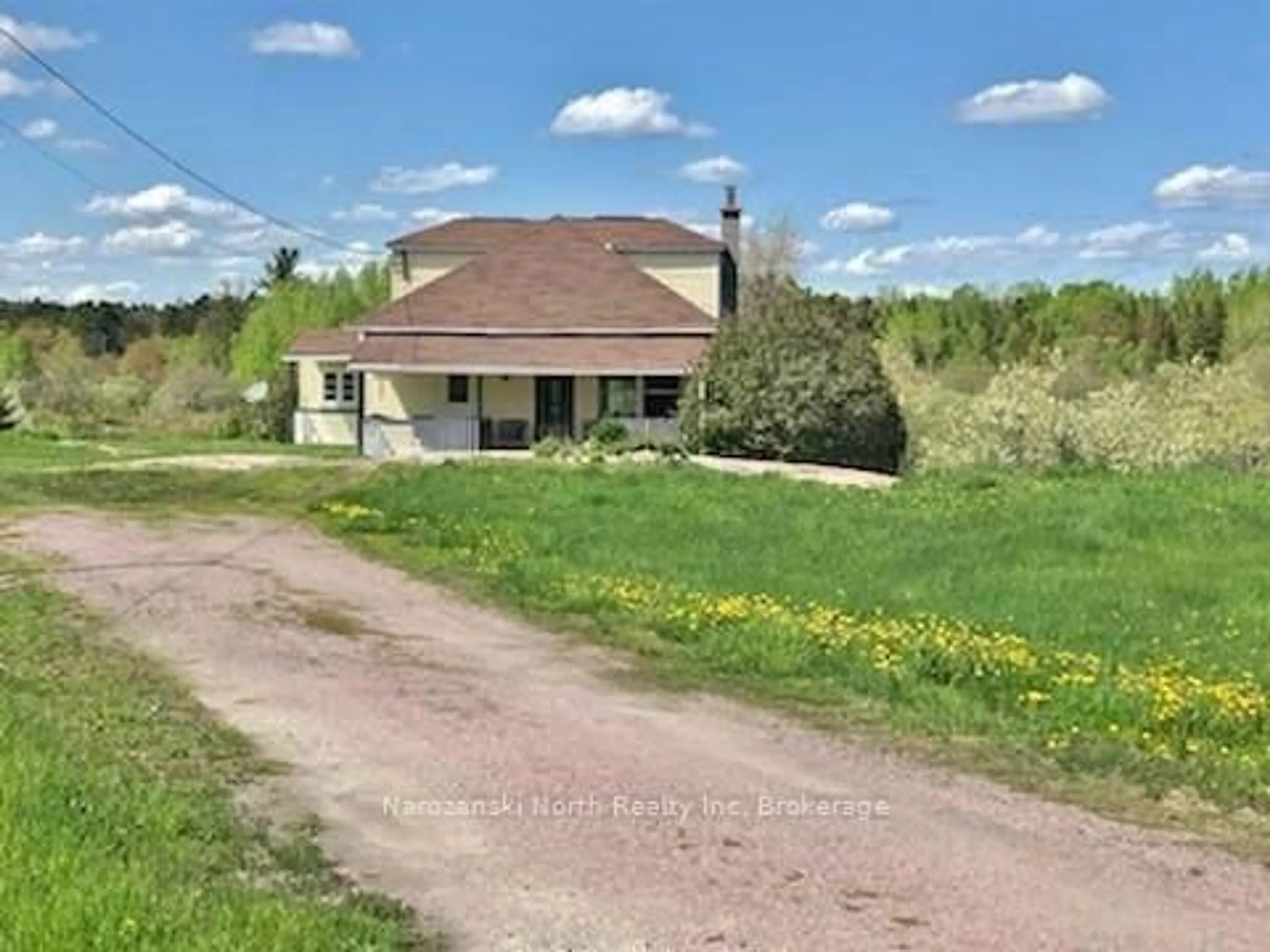 A pic from outside/outdoor area/front of a property/back of a property/a pic from drone, unknown for 556 Hartley Bay Rd, Killarney Ontario P0M 1A0