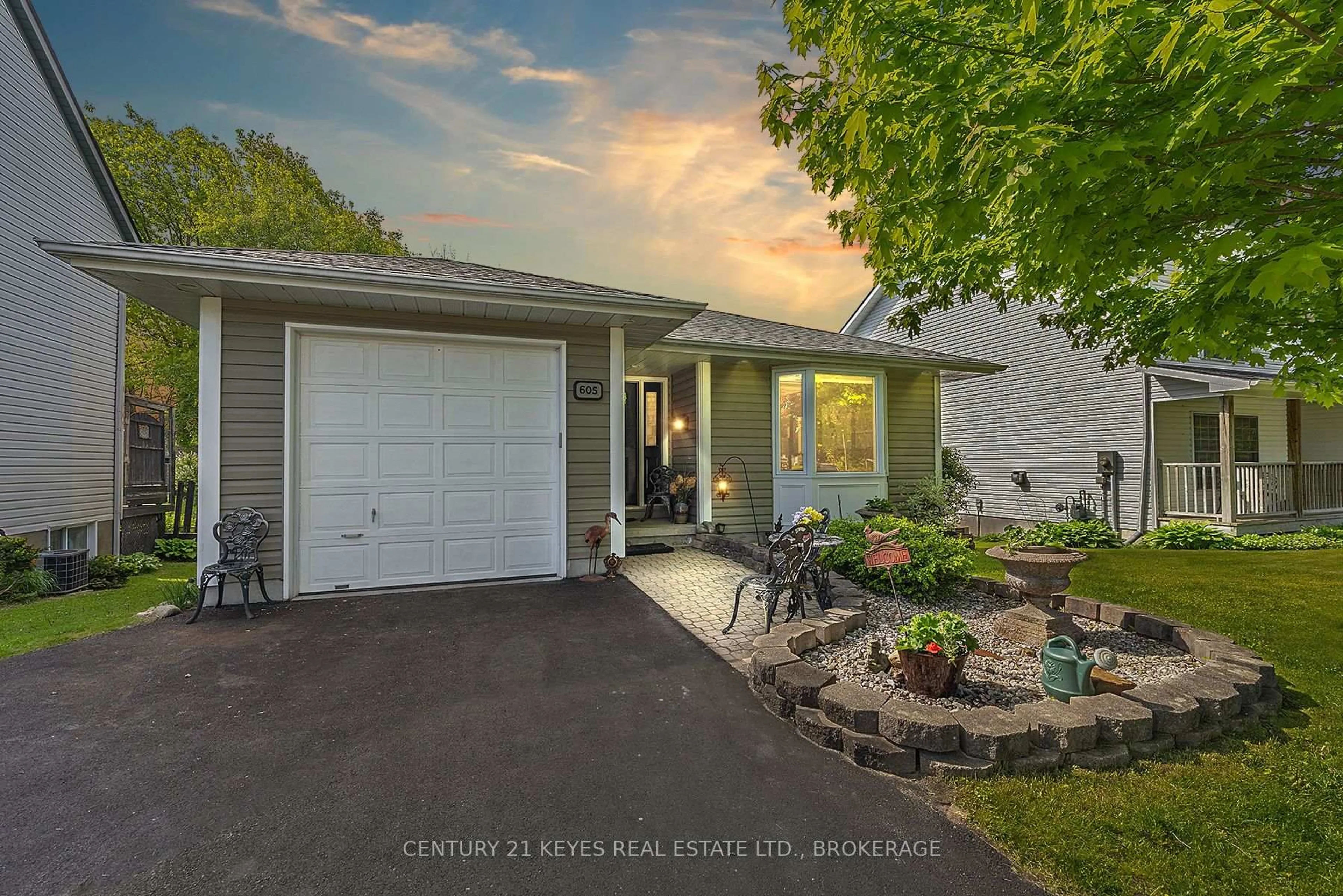 Unknown for 605 Arthur St, Gananoque Ontario K7G 3C5