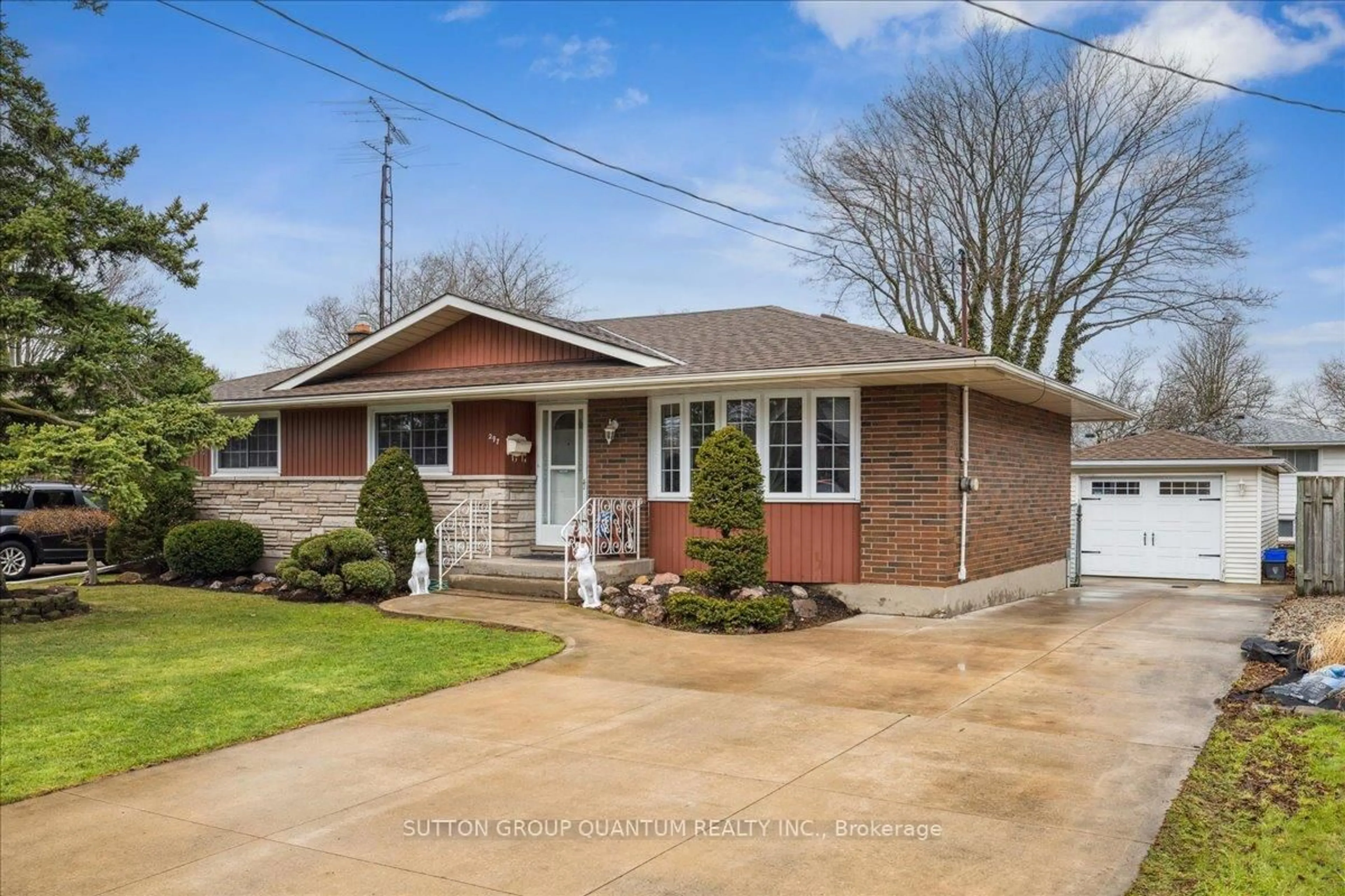 Home with brick exterior material, street for 297 Lakeshore Rd, St. Catharines Ontario L2M 1S1