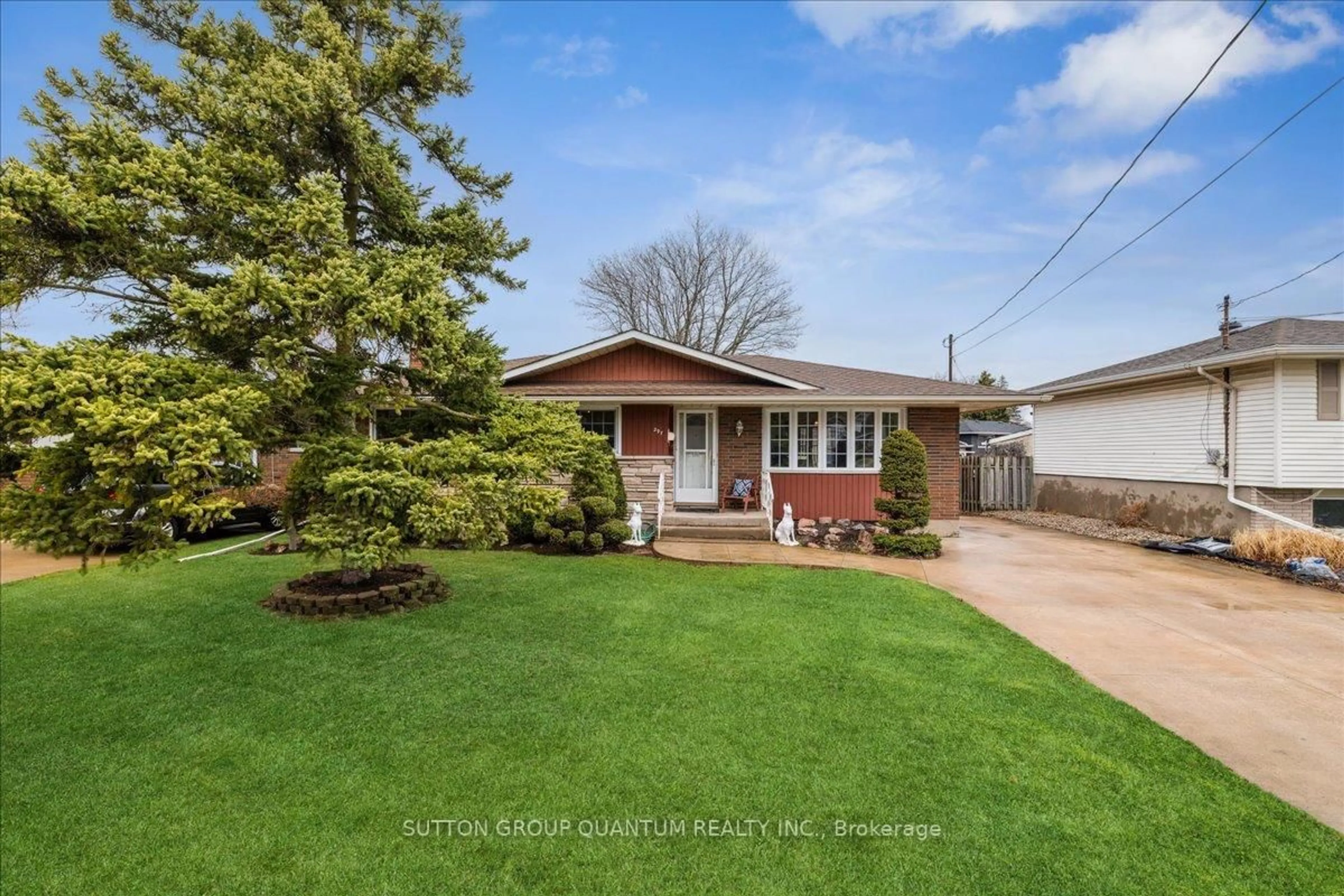 Home with brick exterior material, street for 297 Lakeshore Rd, St. Catharines Ontario L2M 1S1
