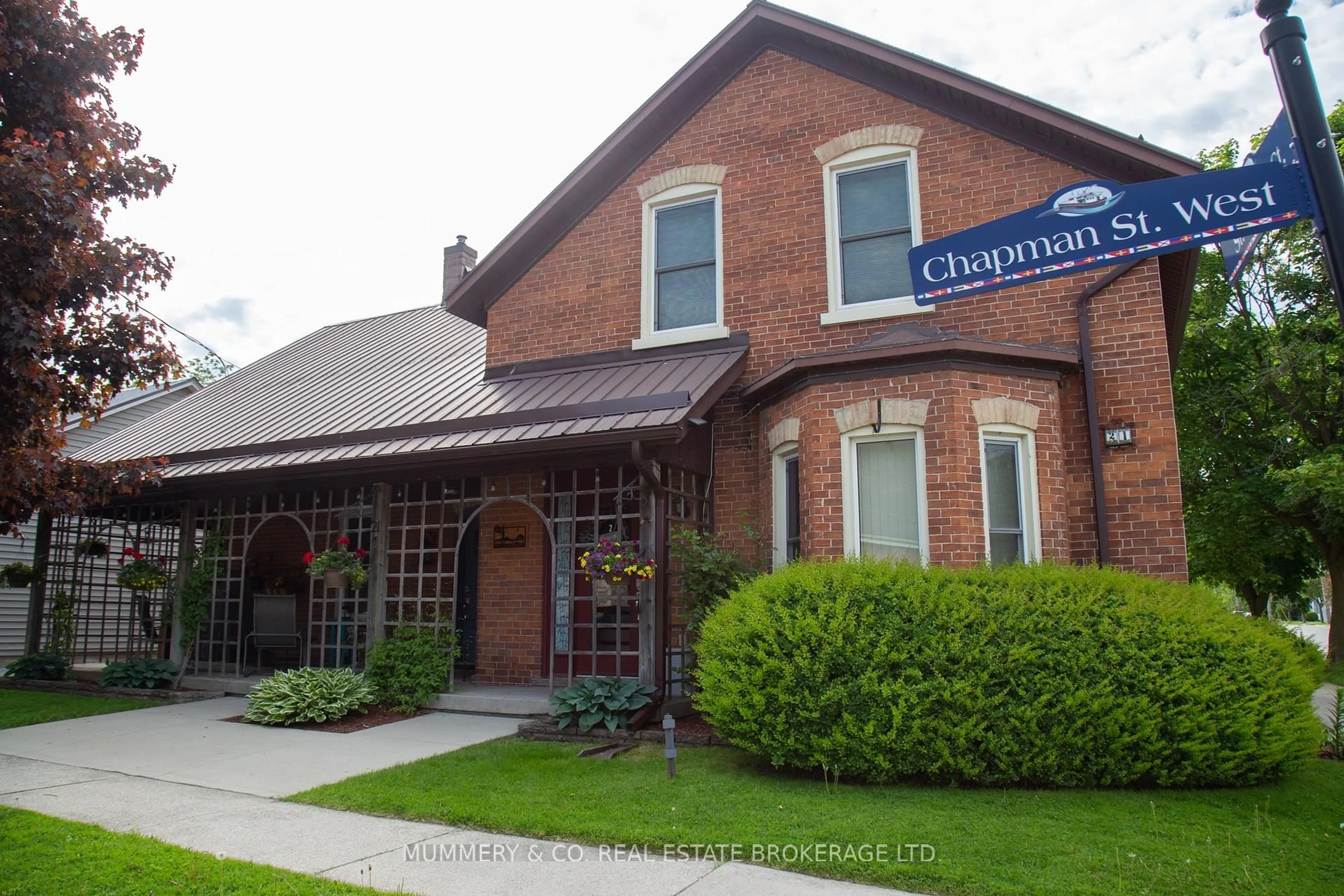 Home with brick exterior material, street for 21 Chapman St, Norfolk Ontario N0A 1N0