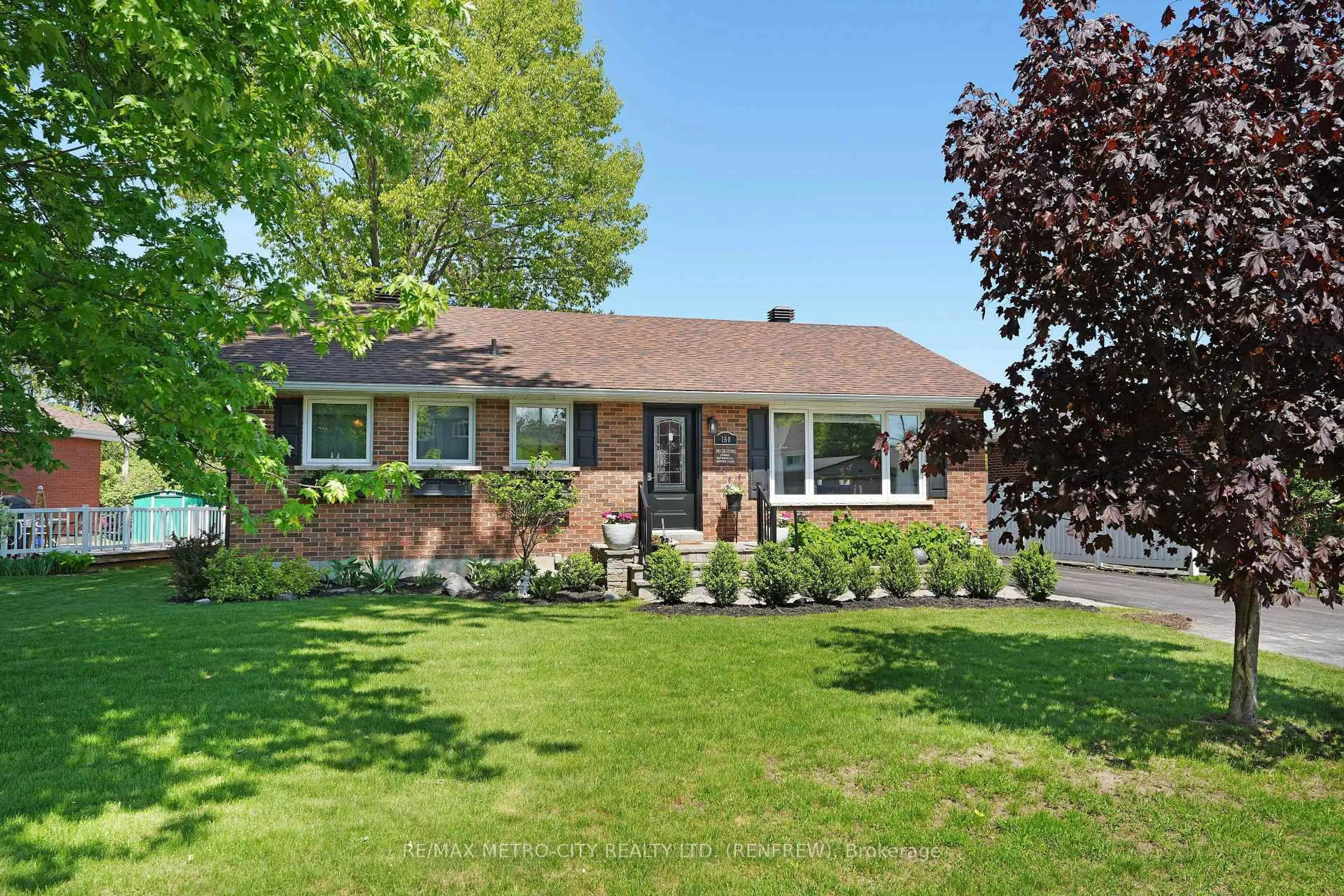 Home with brick exterior material, street for 160 Airth Blvd, Renfrew Ontario K7V 2J6