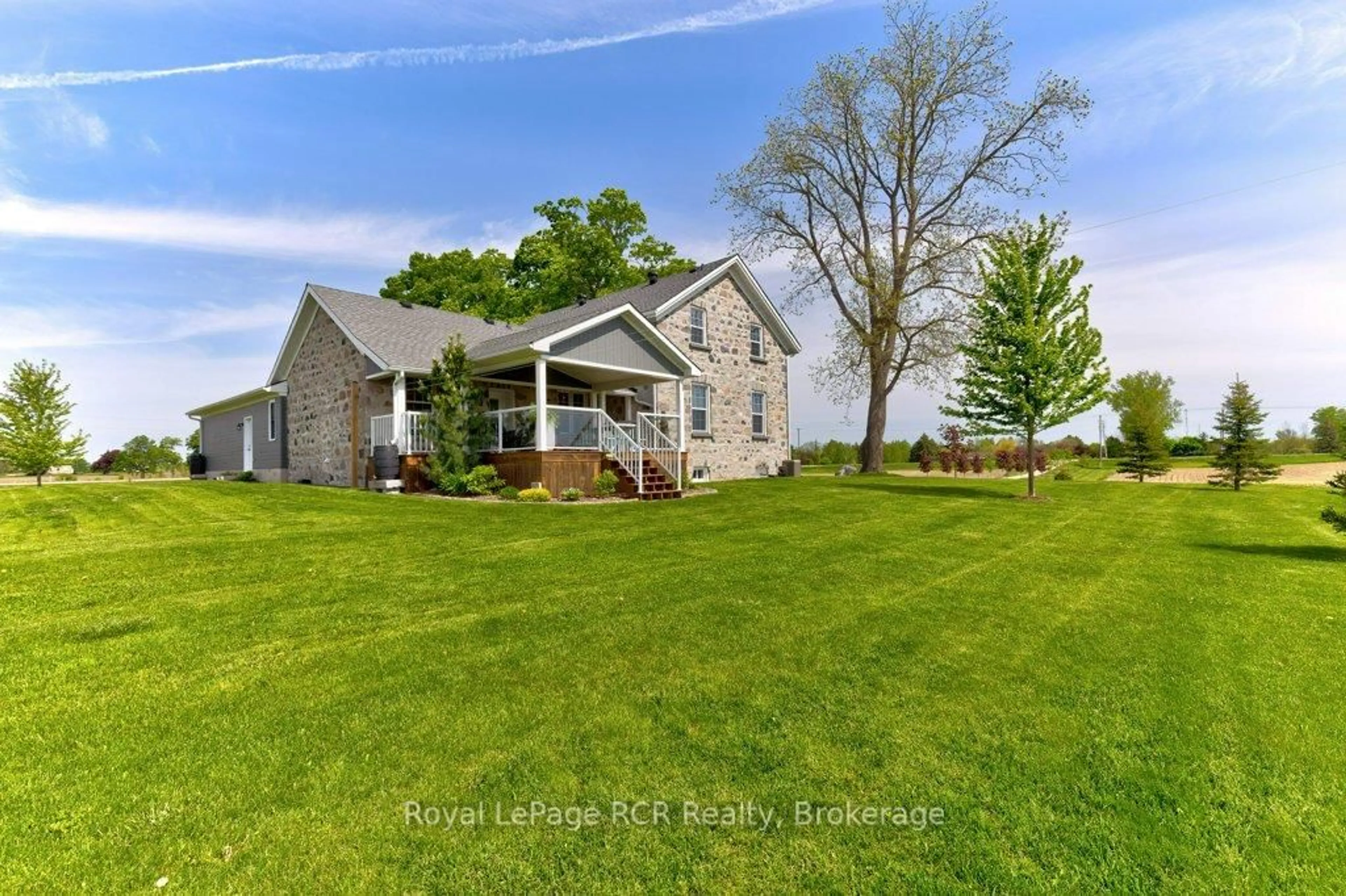 A pic from outside/outdoor area/front of a property/back of a property/a pic from drone, water/lake/river/ocean view for 39721 Amberley Rd, North Huron Ontario N0G 2W0