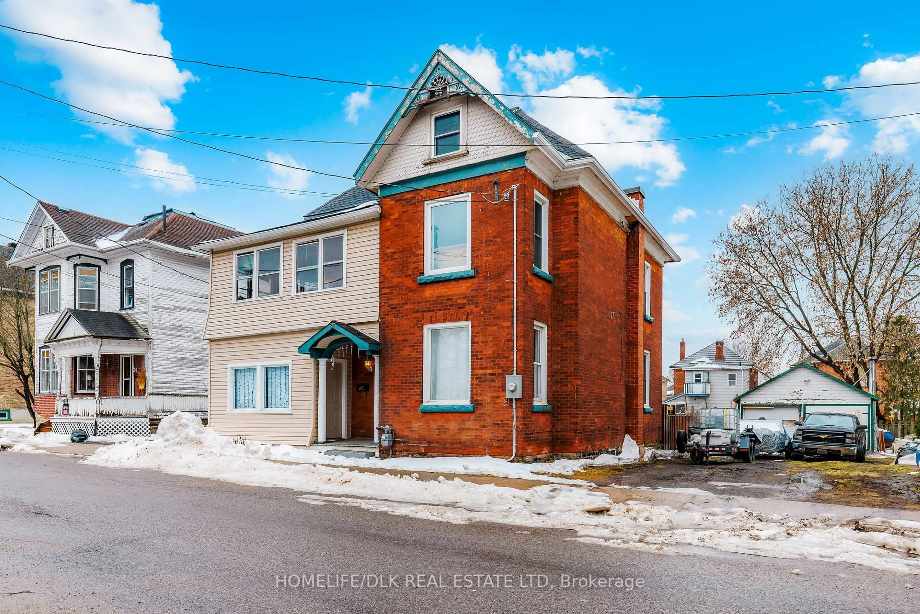 Home with brick exterior material, street for 28 Kensington Ave, Smiths Falls Ontario K7A 2K5