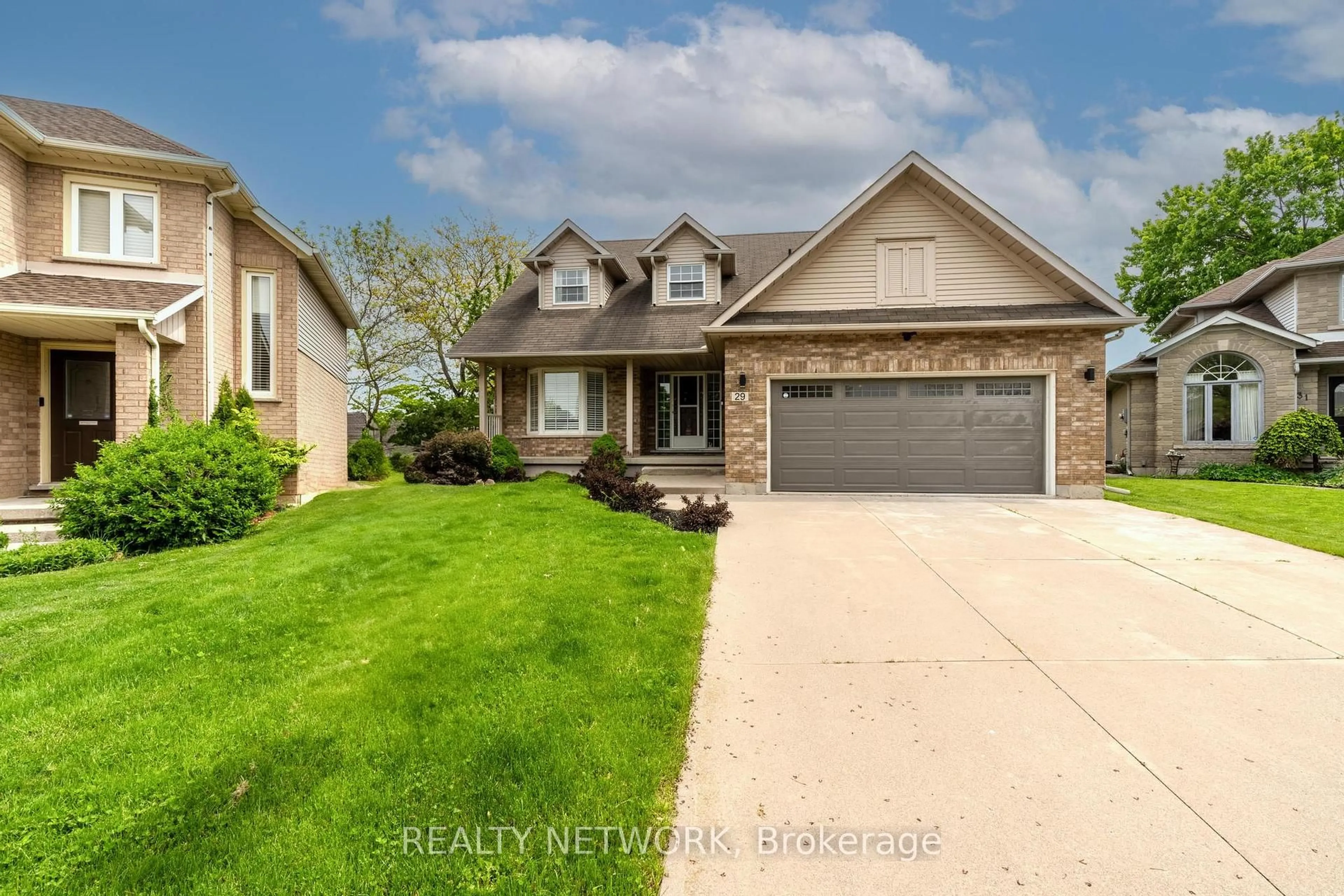 Unknown for 29 Riviera Rdge, Hamilton Ontario L8E 5E6
