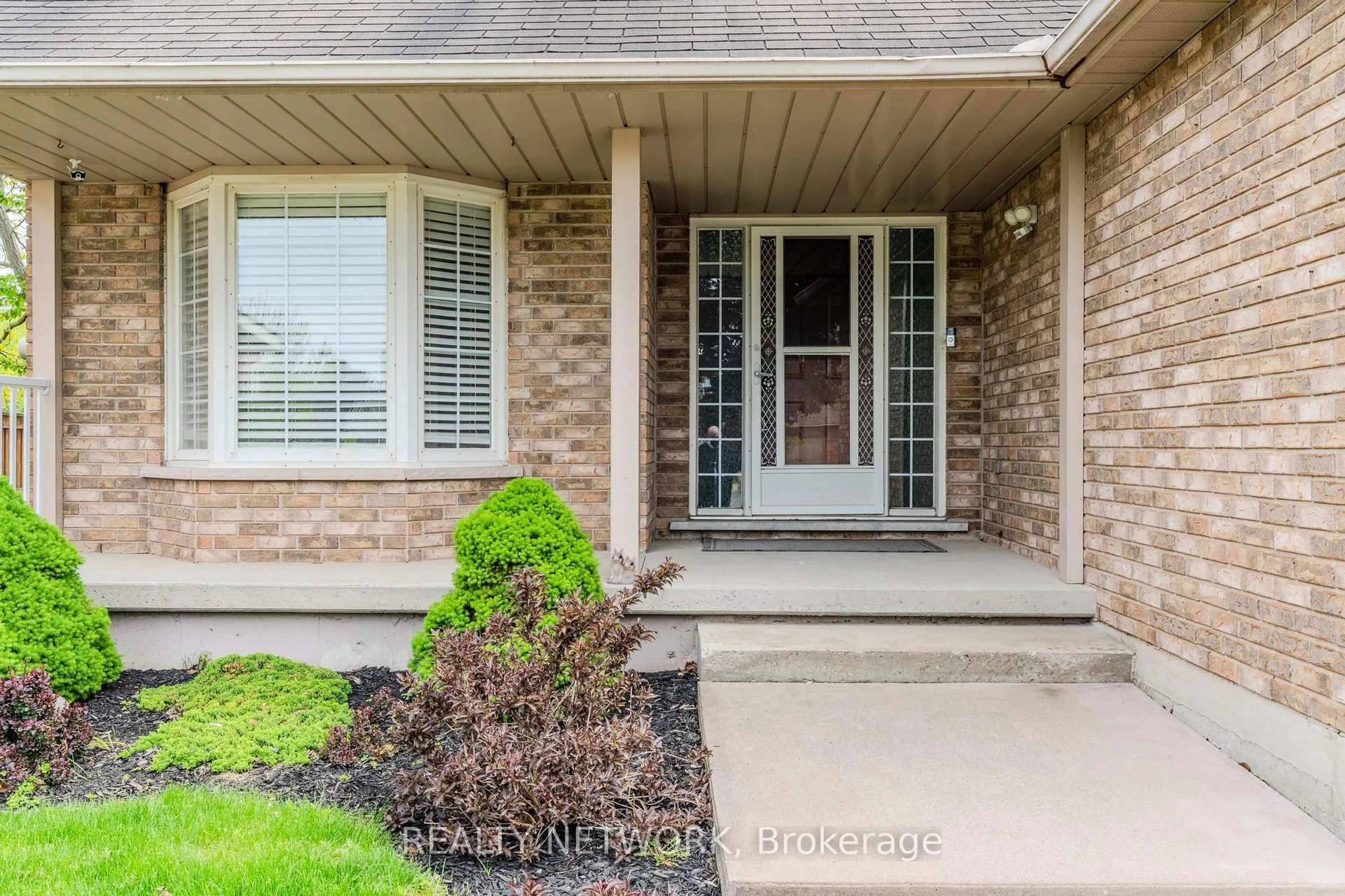 Home with brick exterior material, street for 29 Riviera Rdge, Hamilton Ontario L8E 5E6
