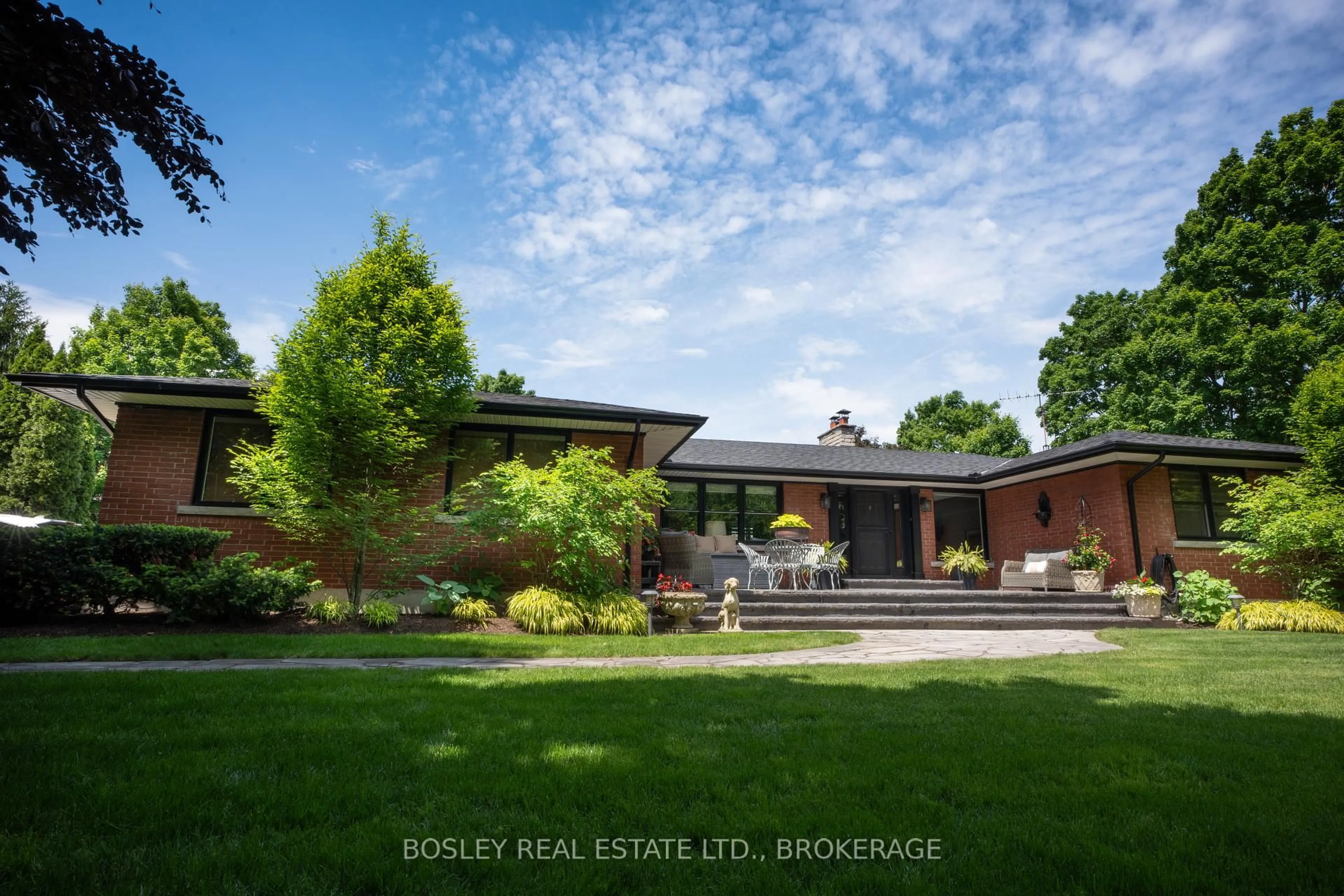 Home with brick exterior material, water/lake/river/ocean view for 14796 Niagara River Pkwy, Niagara-on-the-Lake Ontario L0S 1J0