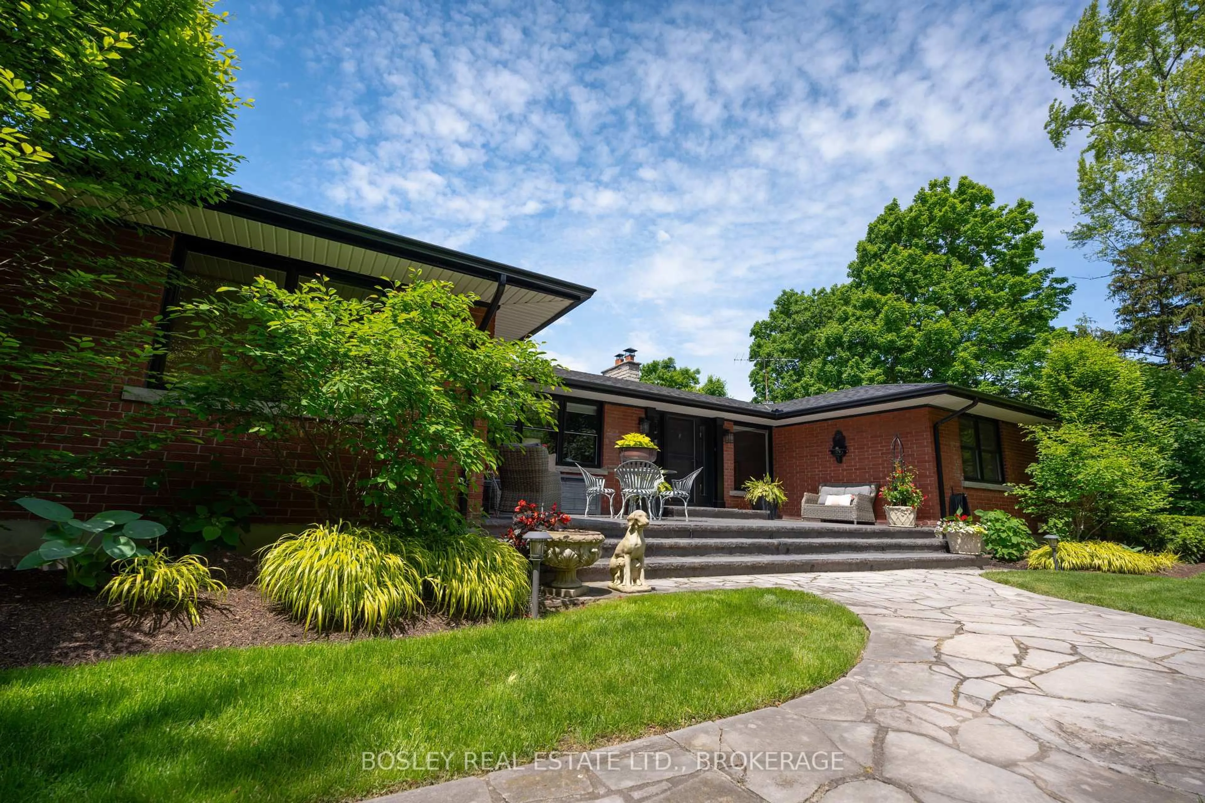 Home with brick exterior material, street for 14796 Niagara River Pkwy, Niagara-on-the-Lake Ontario L0S 1J0