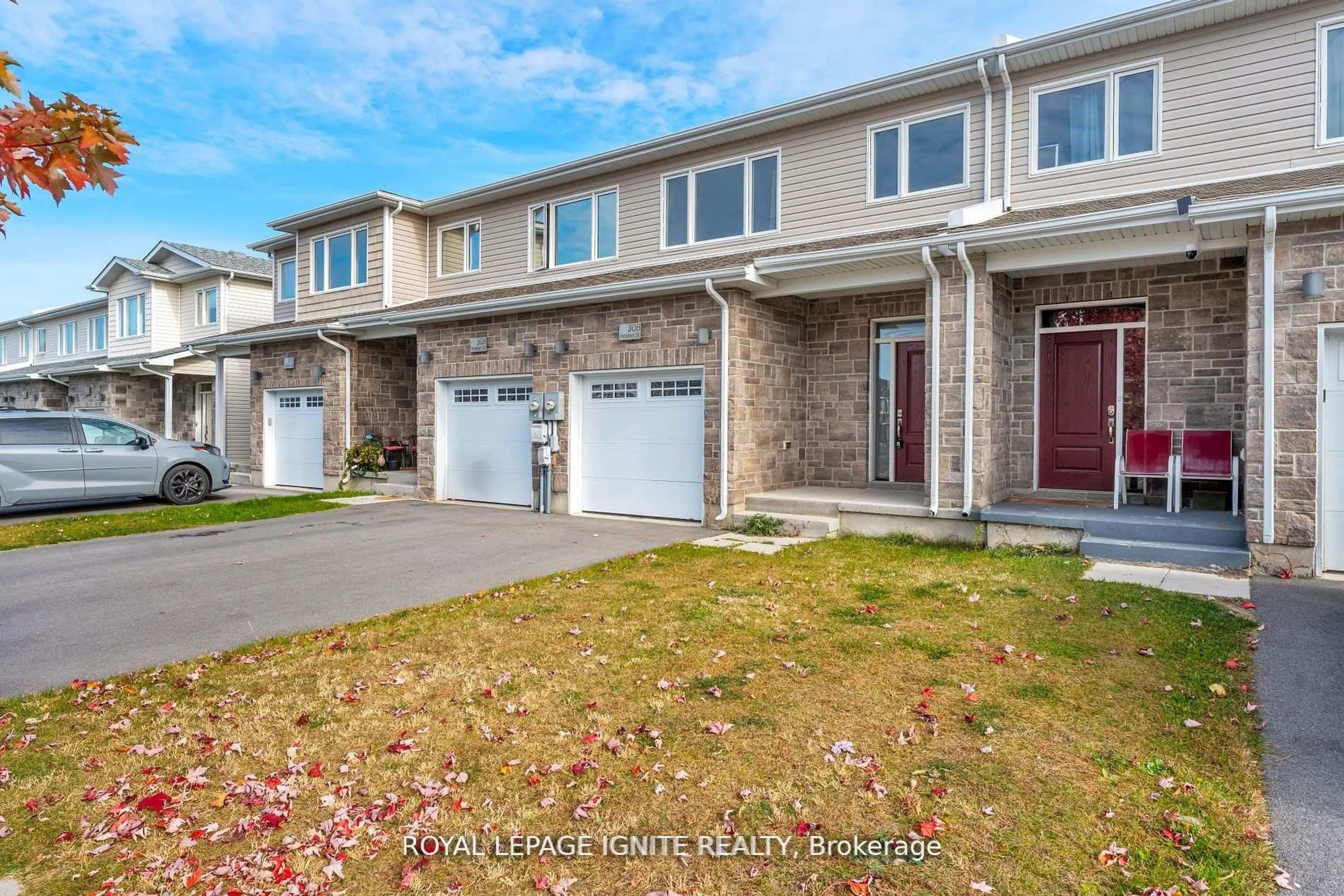 A pic from outside/outdoor area/front of a property/back of a property/a pic from drone, street for 306 Holden St, Kingston Ontario K7P 0M3