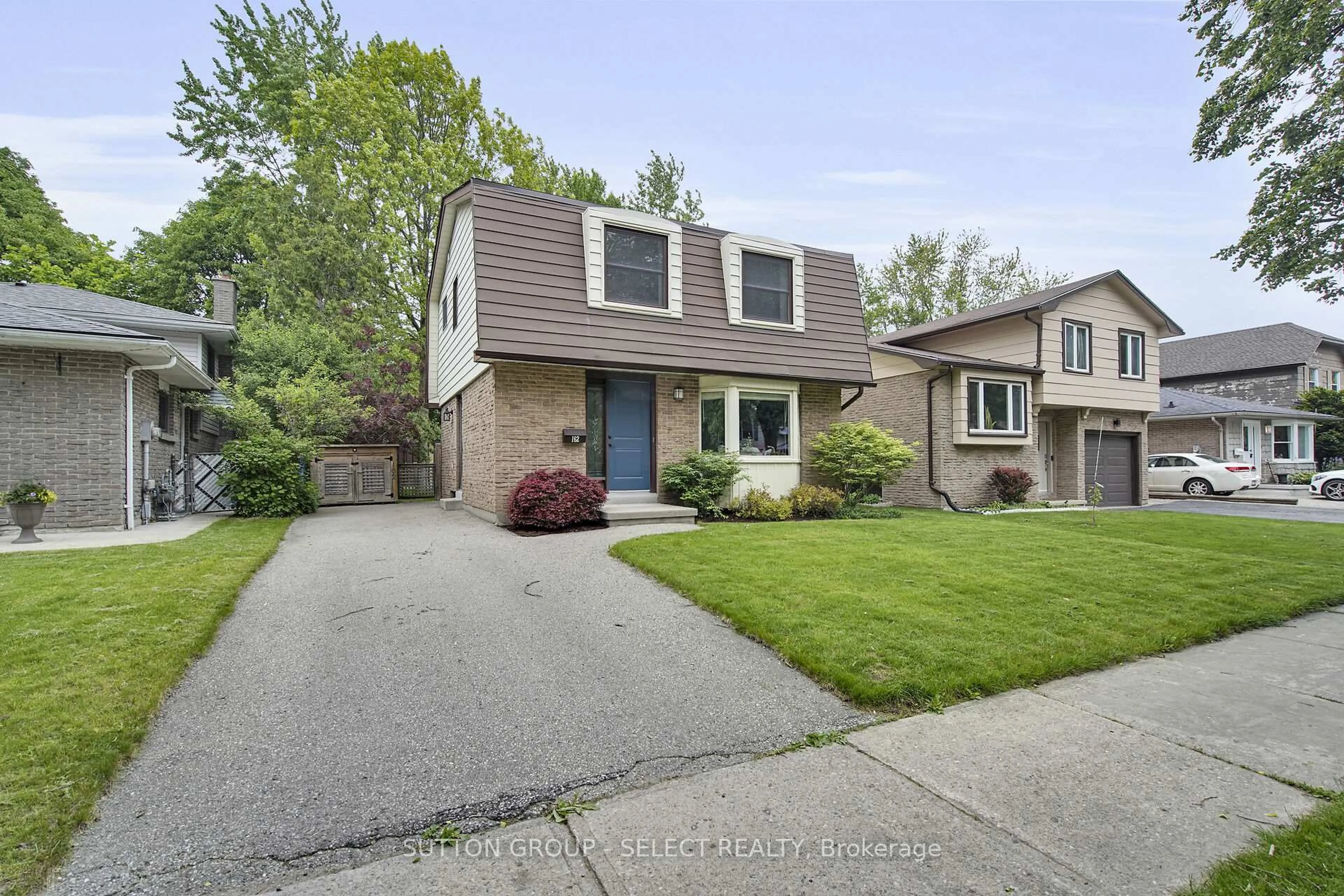 Home with vinyl exterior material, street for 162 Glenroy Cres, London South Ontario N5Z 4H7