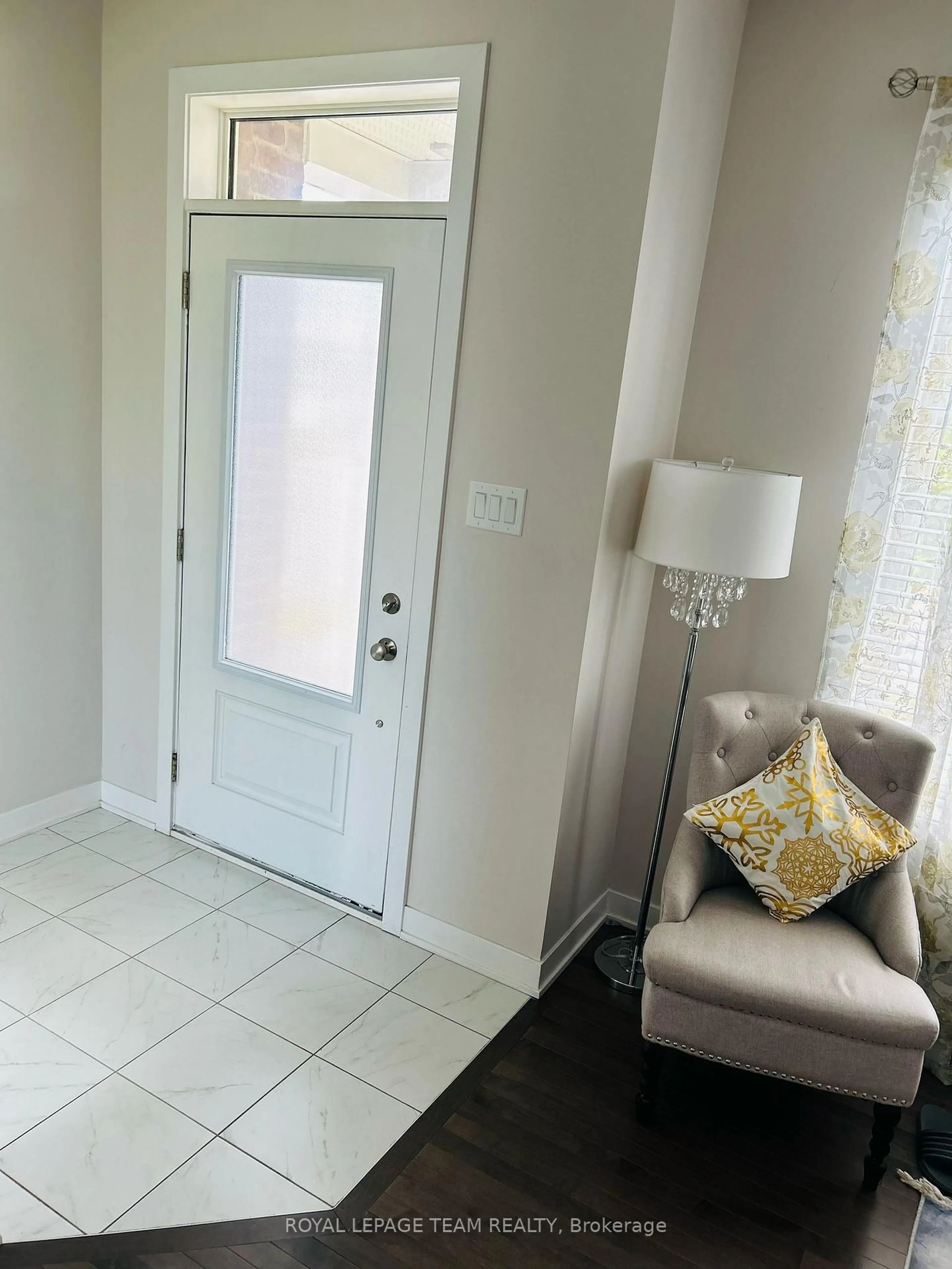 Indoor entryway for 3040 Travertine Way, Ottawa Ontario K2J 6W9