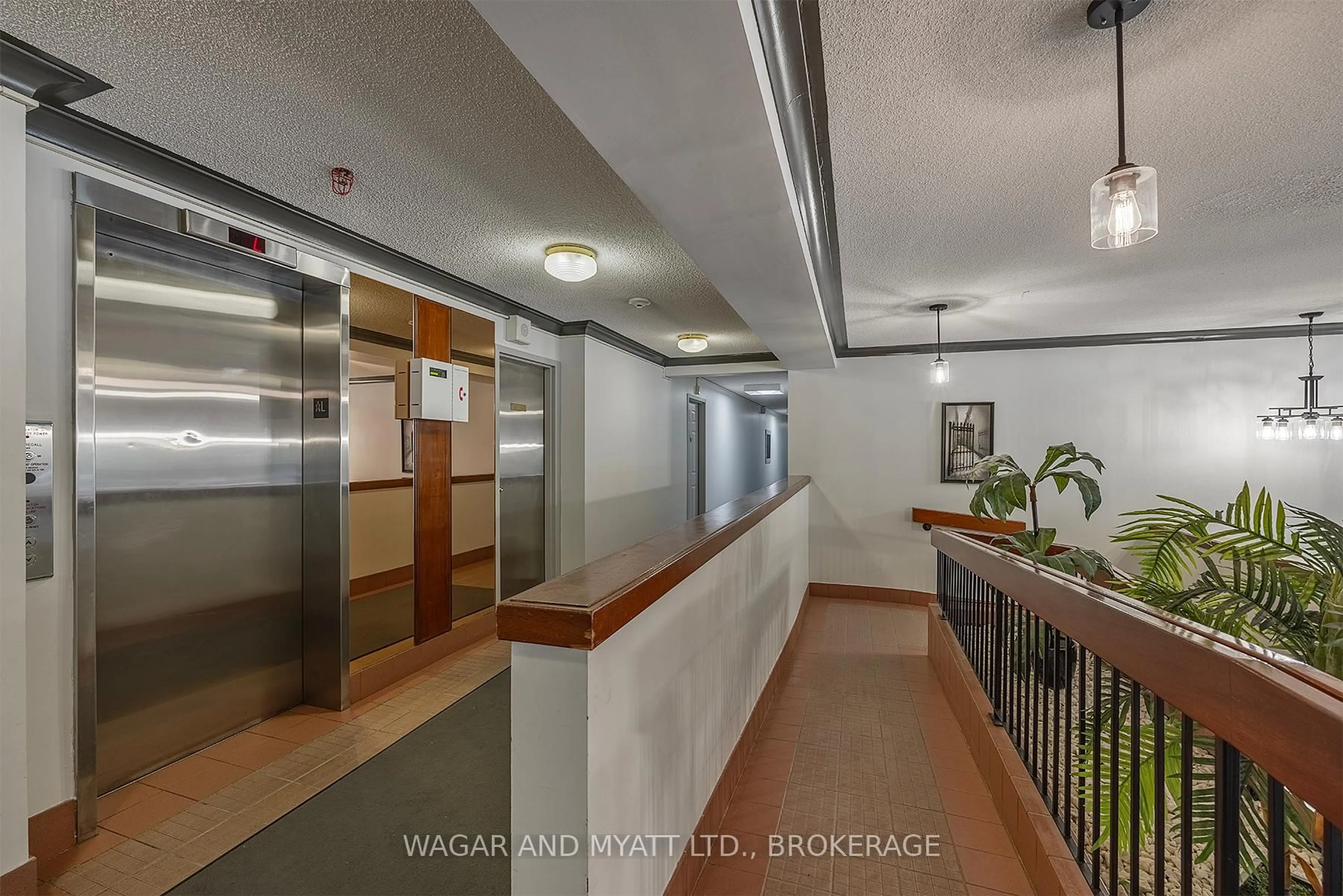 Indoor foyer for 14 GREENVILLE Dr #607, Kingston Ontario K7M 7T5