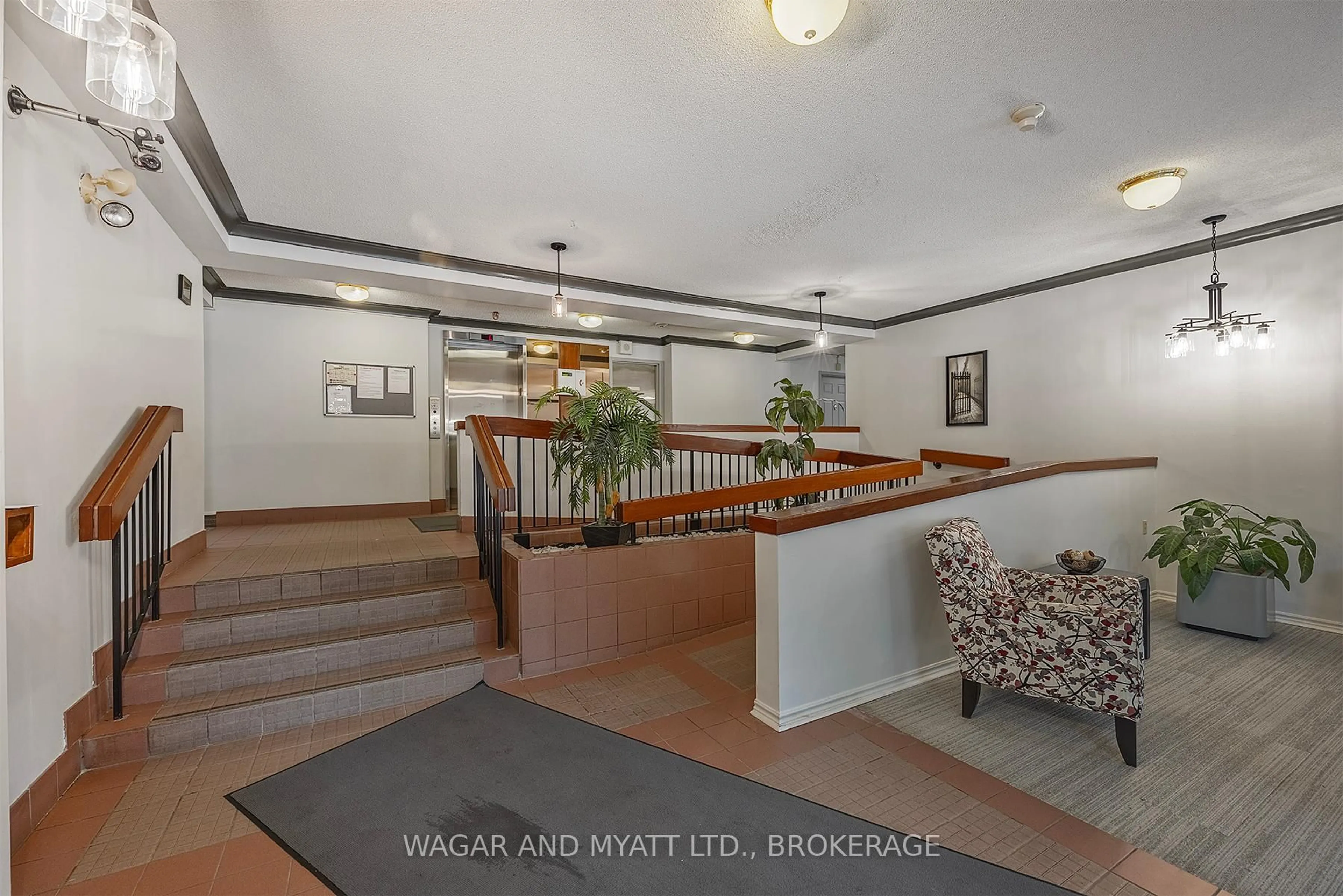 Indoor foyer for 14 GREENVILLE Dr #607, Kingston Ontario K7M 7T5