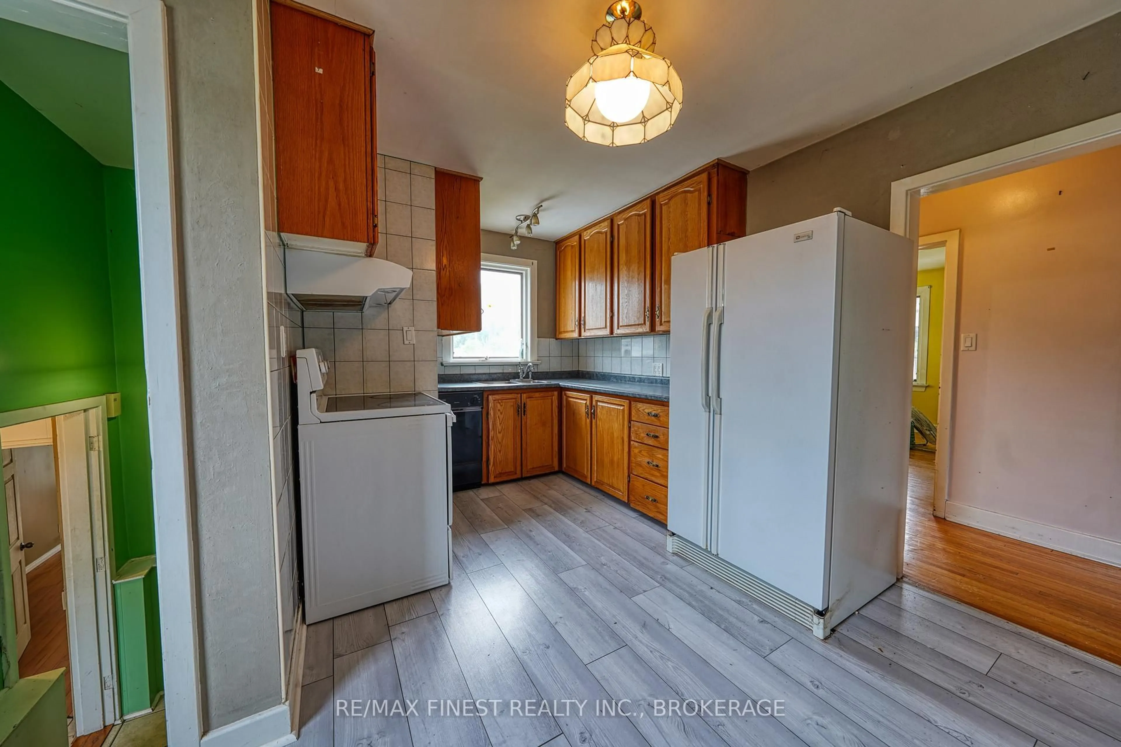Standard kitchen, unknown for 2073 Bath Rd, Kingston Ontario K7M 8V9
