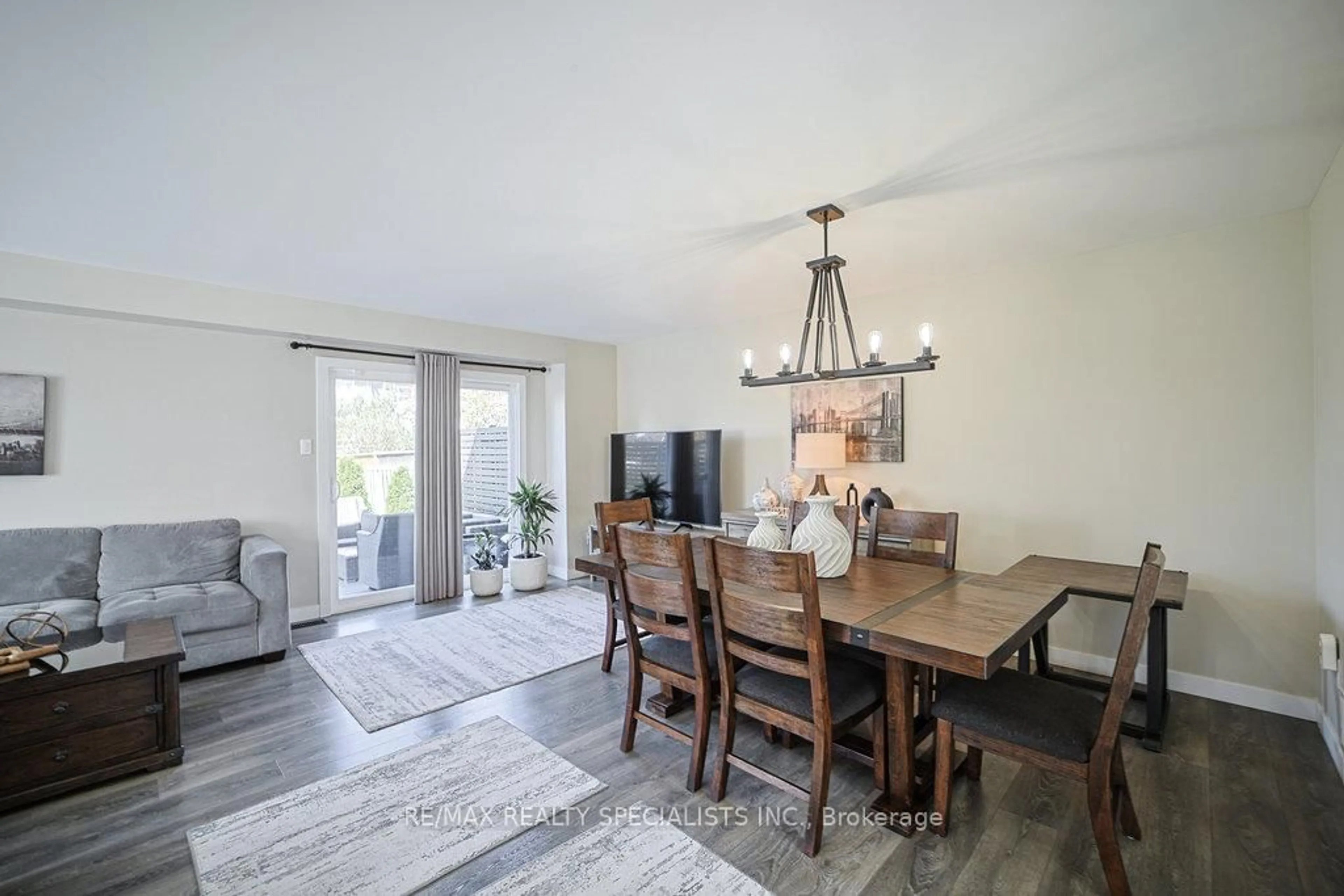 Dining room, unknown for 123 Middlemiss Cres, Cambridge Ontario N1T 1R5