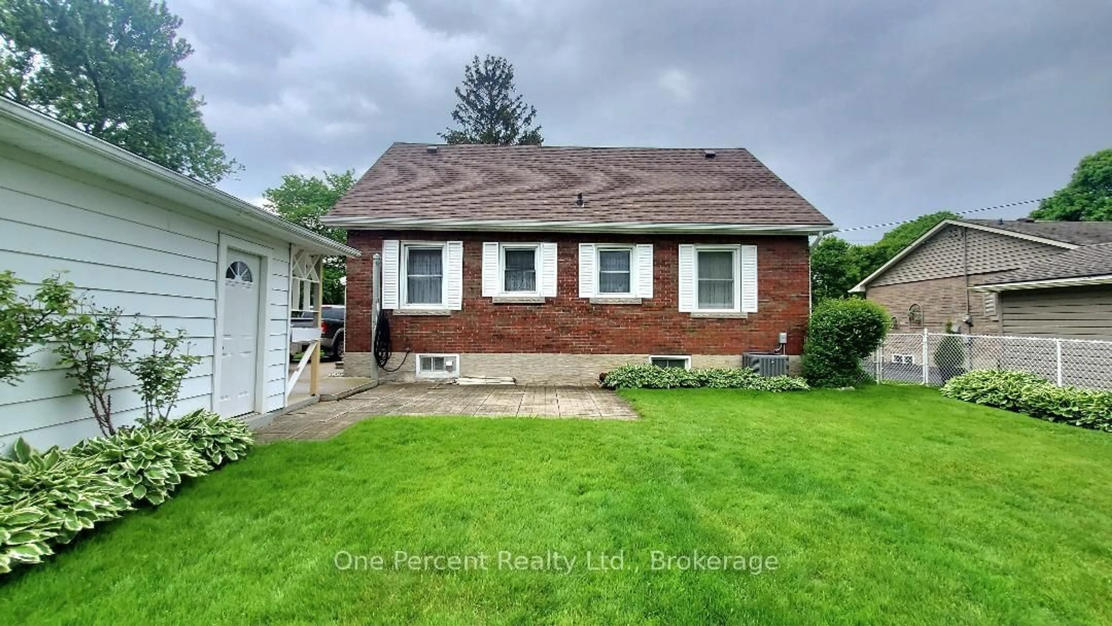 Unknown for 128 Woods St, Stratford Ontario N5A 1M4