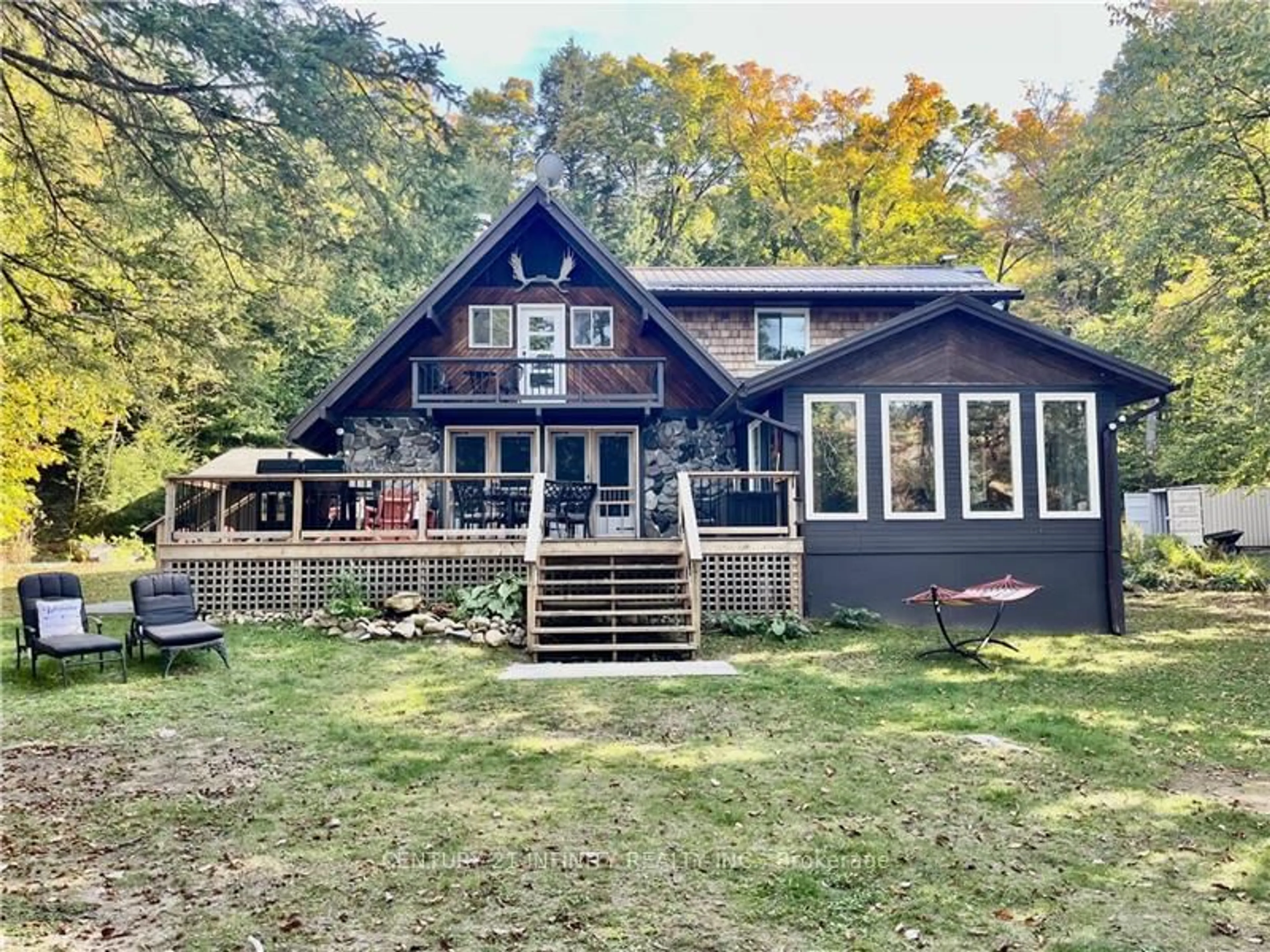 Home with vinyl exterior material, water/lake/river/ocean view for 1124 DAM Rd, Maynooth Ontario K0L 2K0