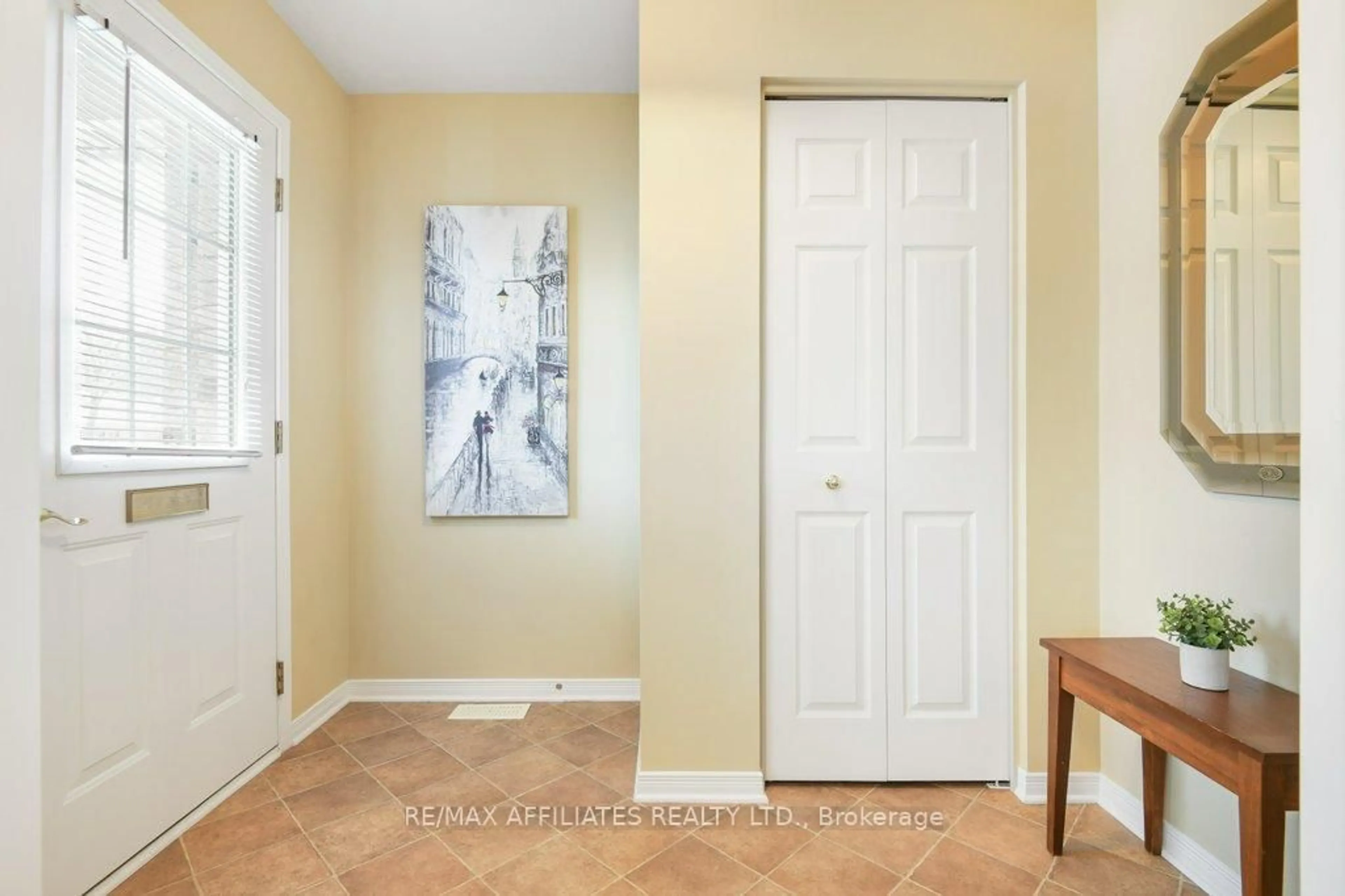 Indoor entryway for 414 Flora St, Carleton Place Ontario K7C 3M9