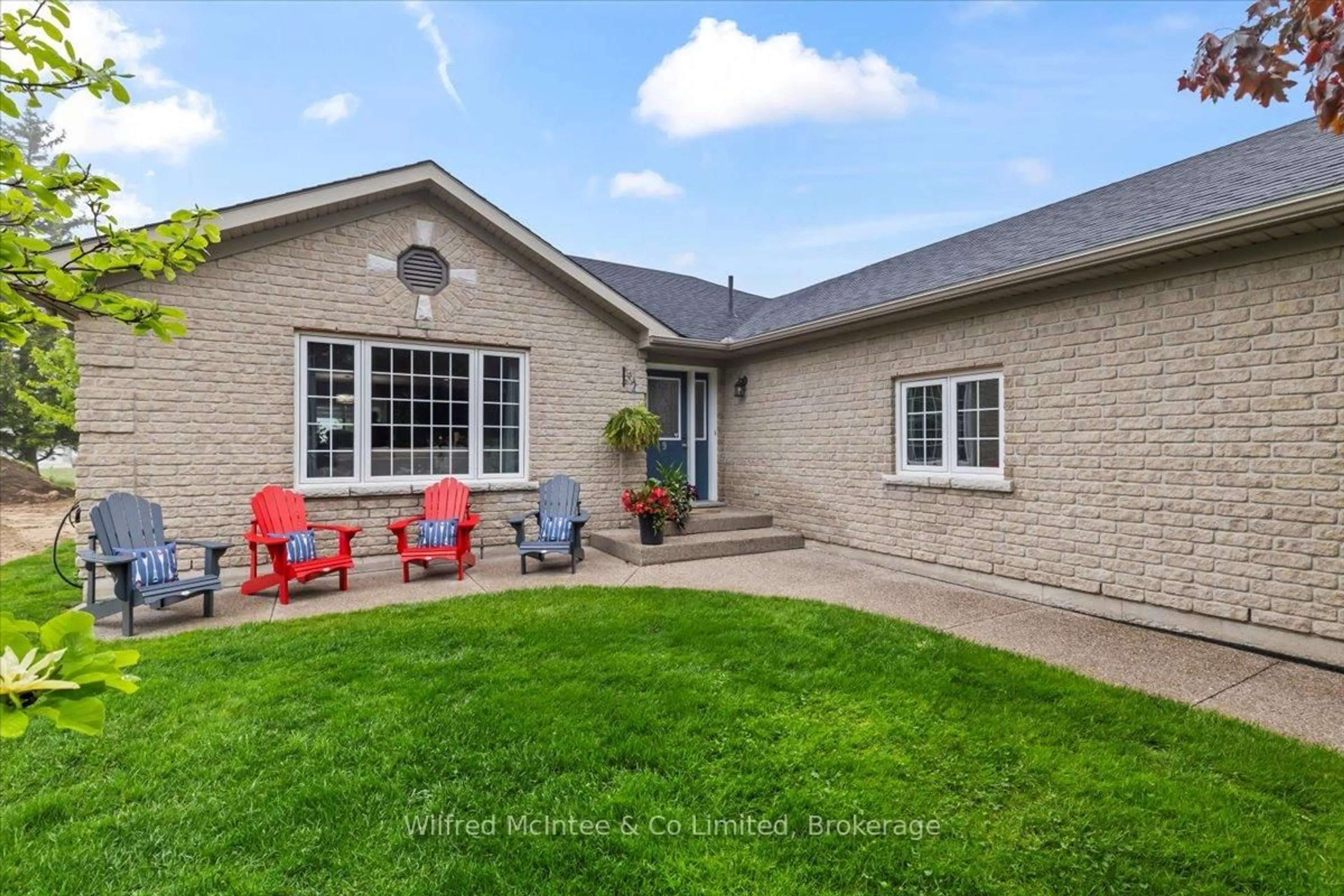 Patio, unknown for 9 Malcolm St, Huron-Kinloss Ontario N0G 2R0